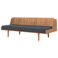 GE 6, Daybed in Oak by Hans J. Wegner Maker GETAMA