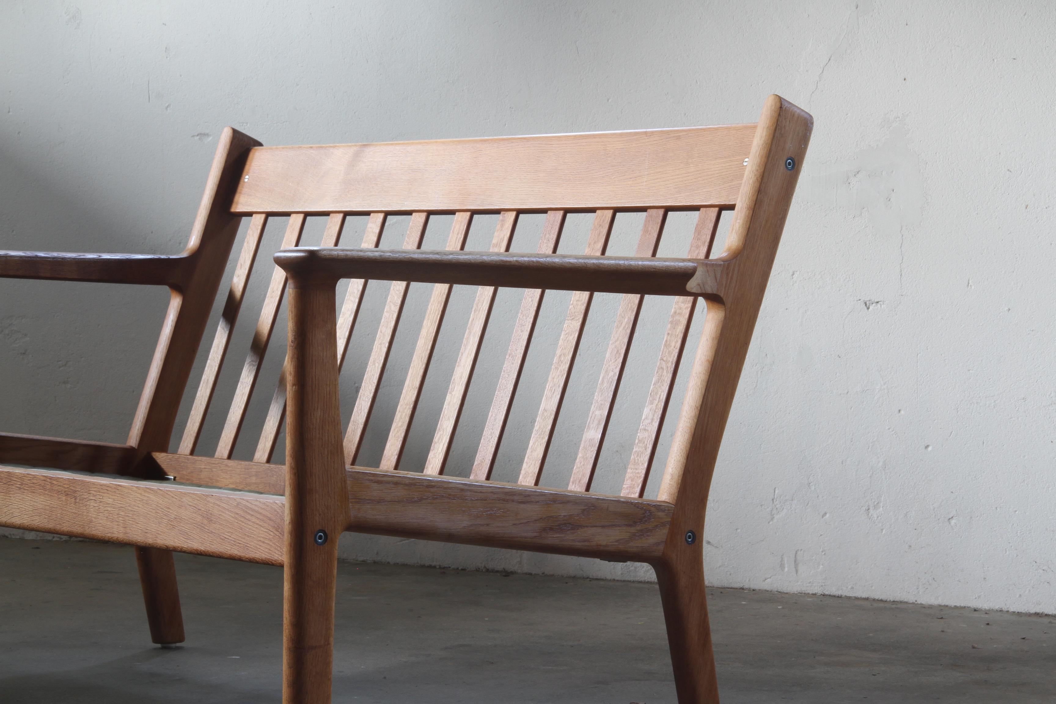 Sofá GE265 de Hans J. Wegner y GETAMA, Roble Años 60 mediados del siglo XX en venta