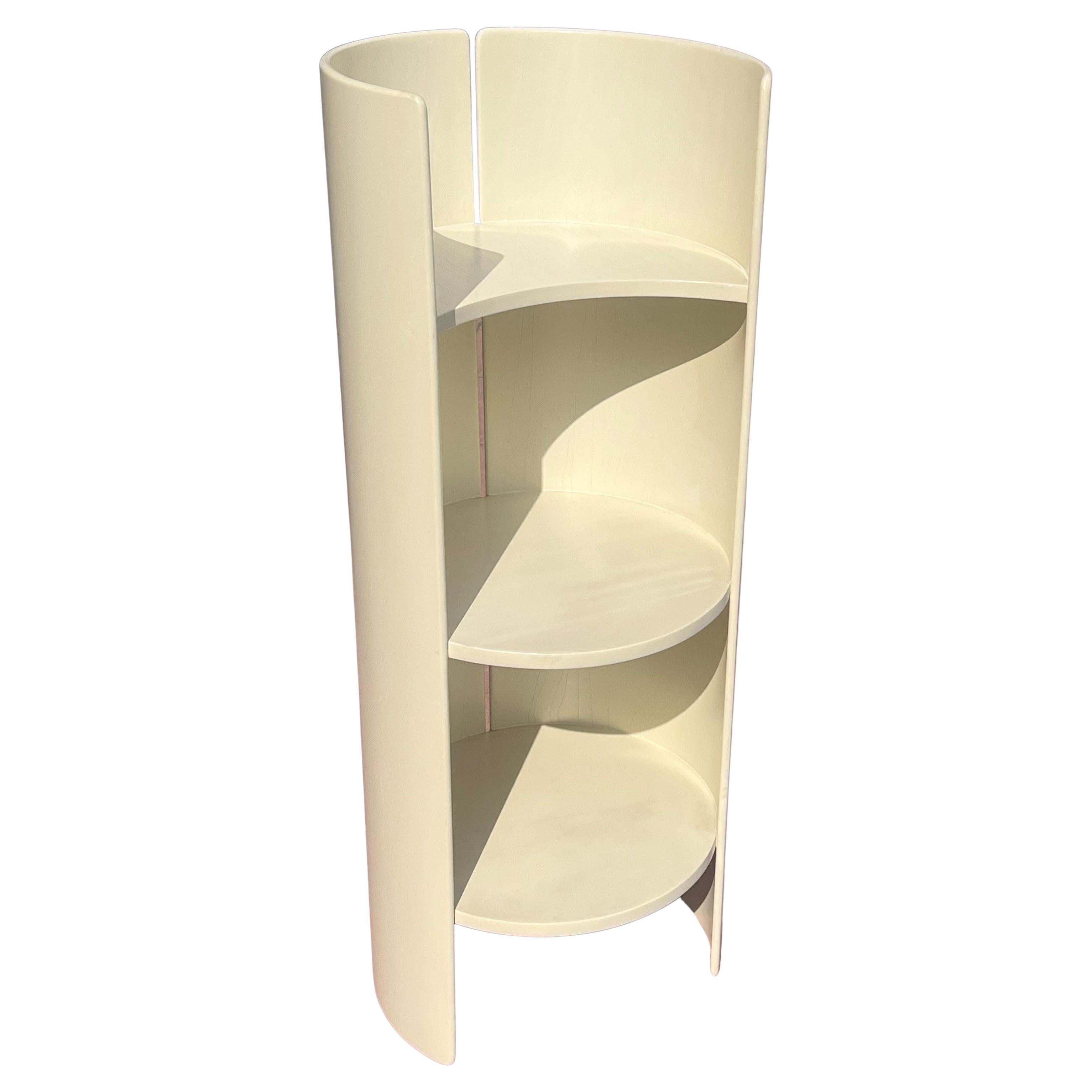 Gea Shelf by Kazuhide Takahama for Gavina Early Production White Lacquered In Good Condition For Sale In San Diego, CA