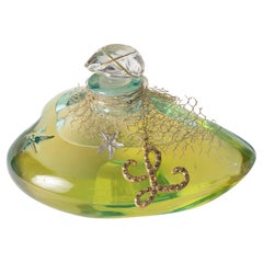 Géante, Perfume Bottle Advertising Lolita Lampika.