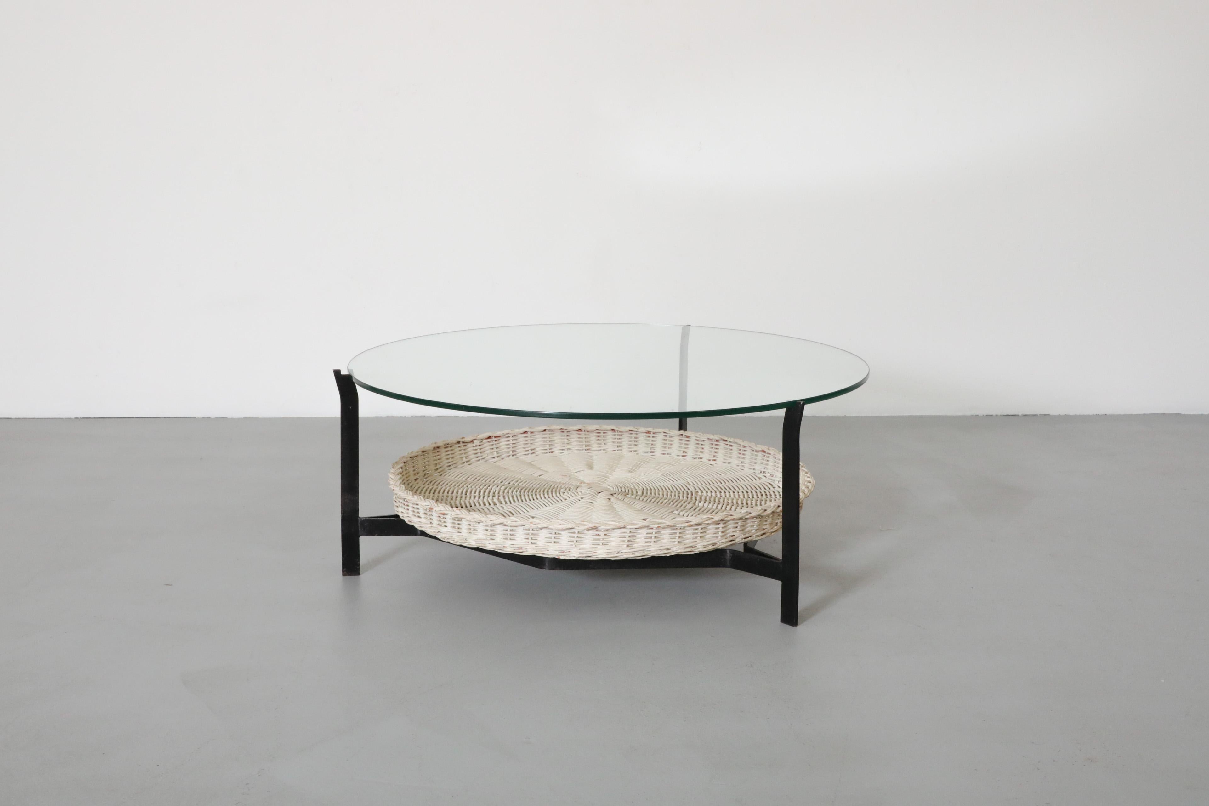 Mid-Century Modern Gebr. Jonkers Modernist Glass Coffee Table with White Basket For Sale