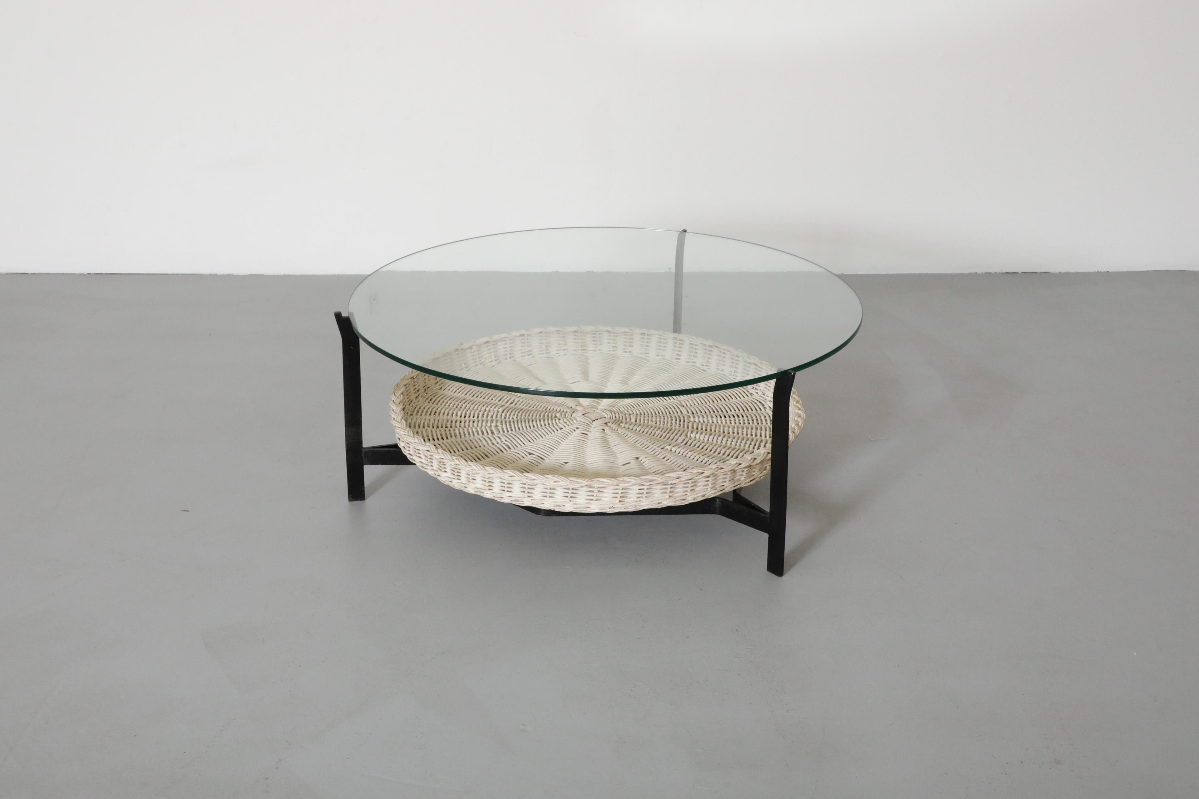 Dutch Gebr. Jonkers Modernist Glass Coffee Table with White Basket For Sale
