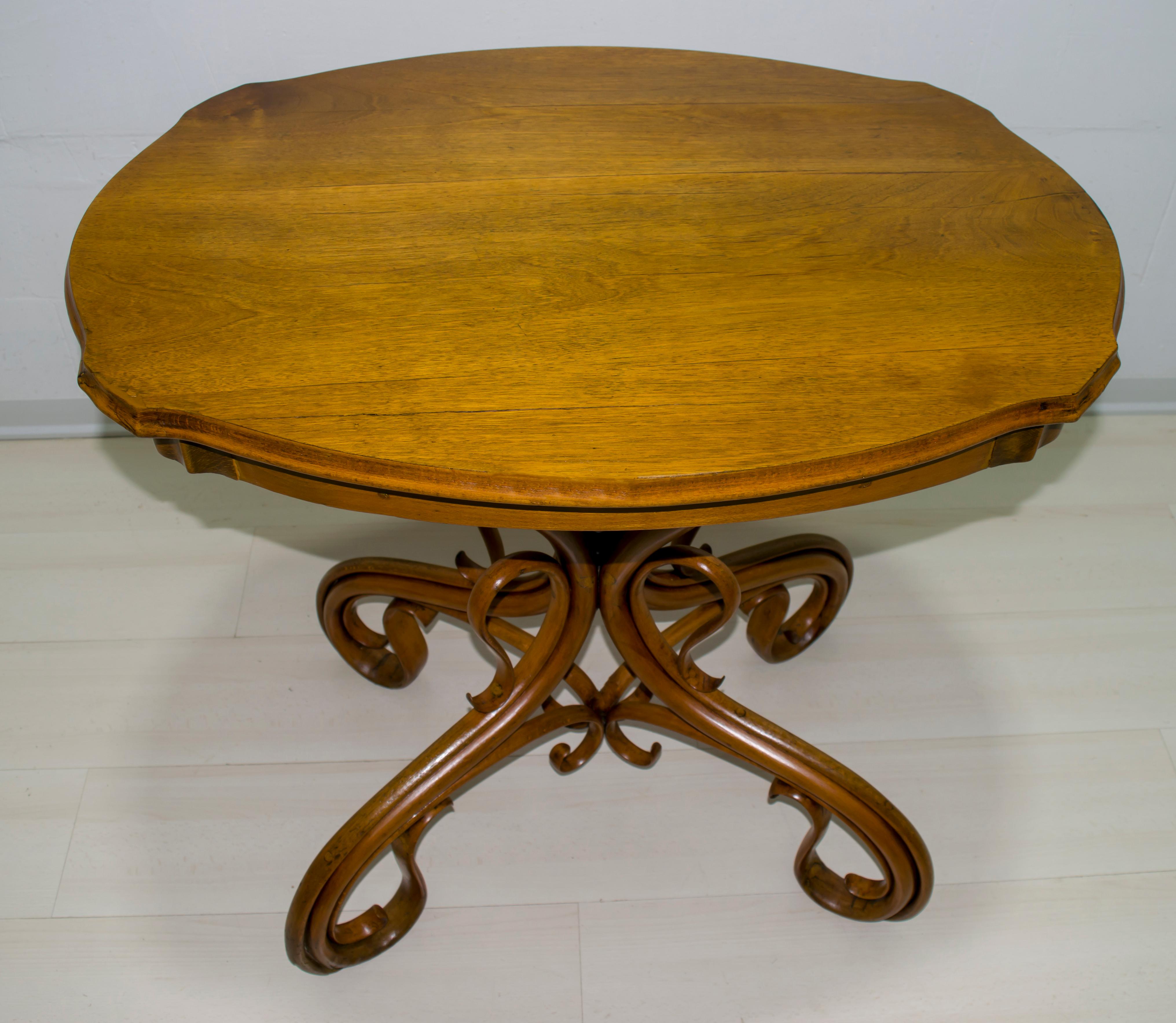 Art Nouveau Gebrüder Thonet Beechwood and Veneered Walnut Austrian Coffee Table No. 1, 1880