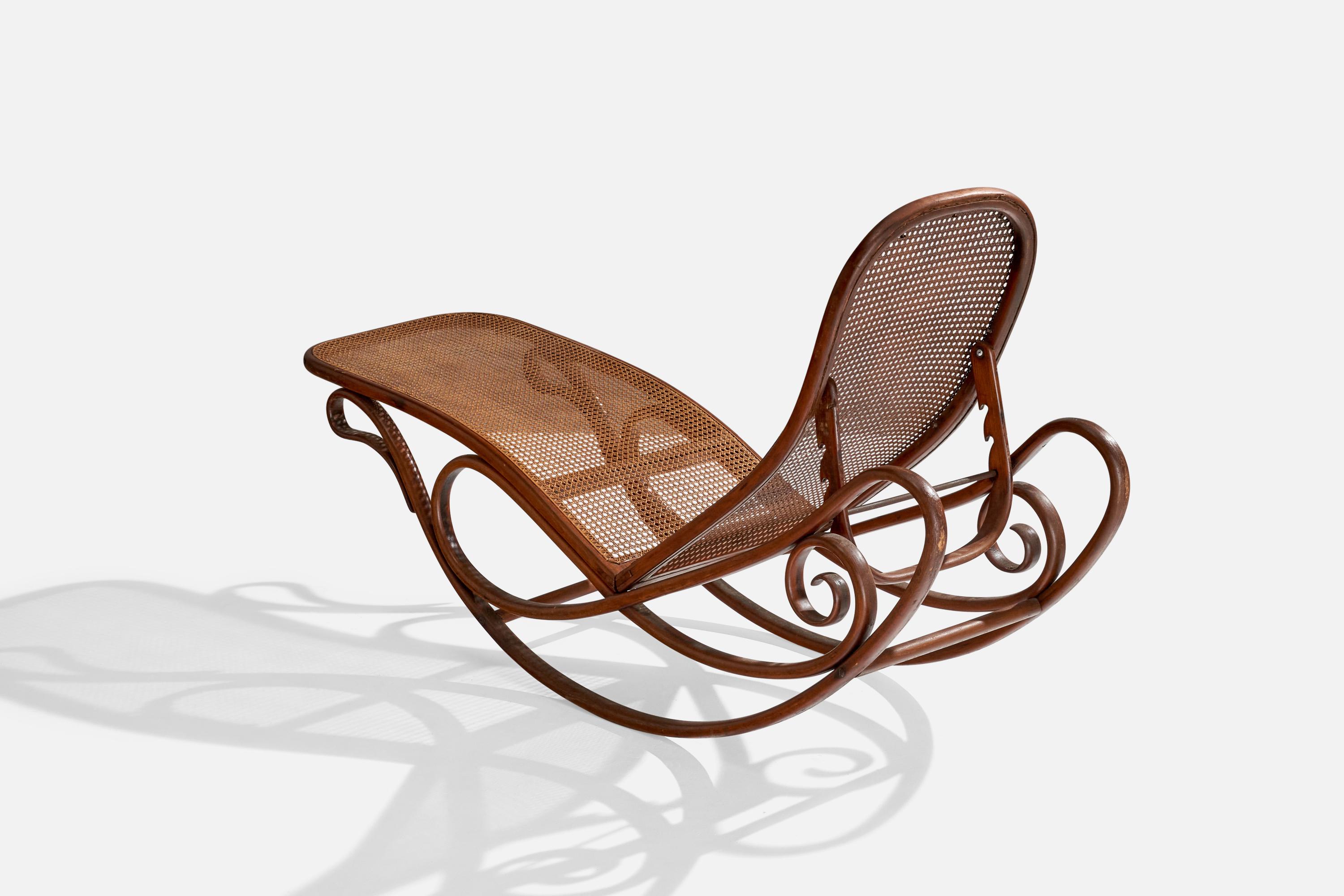 Gebruder Thonet, Rocking Chaise, Bentwood, Cane, Austria, 1900s In Fair Condition For Sale In High Point, NC