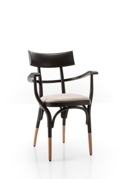 Gebrder Thonet Vienna GmbH Fauteuil noir tchèque avec assise et assise rembourrées en hêtre