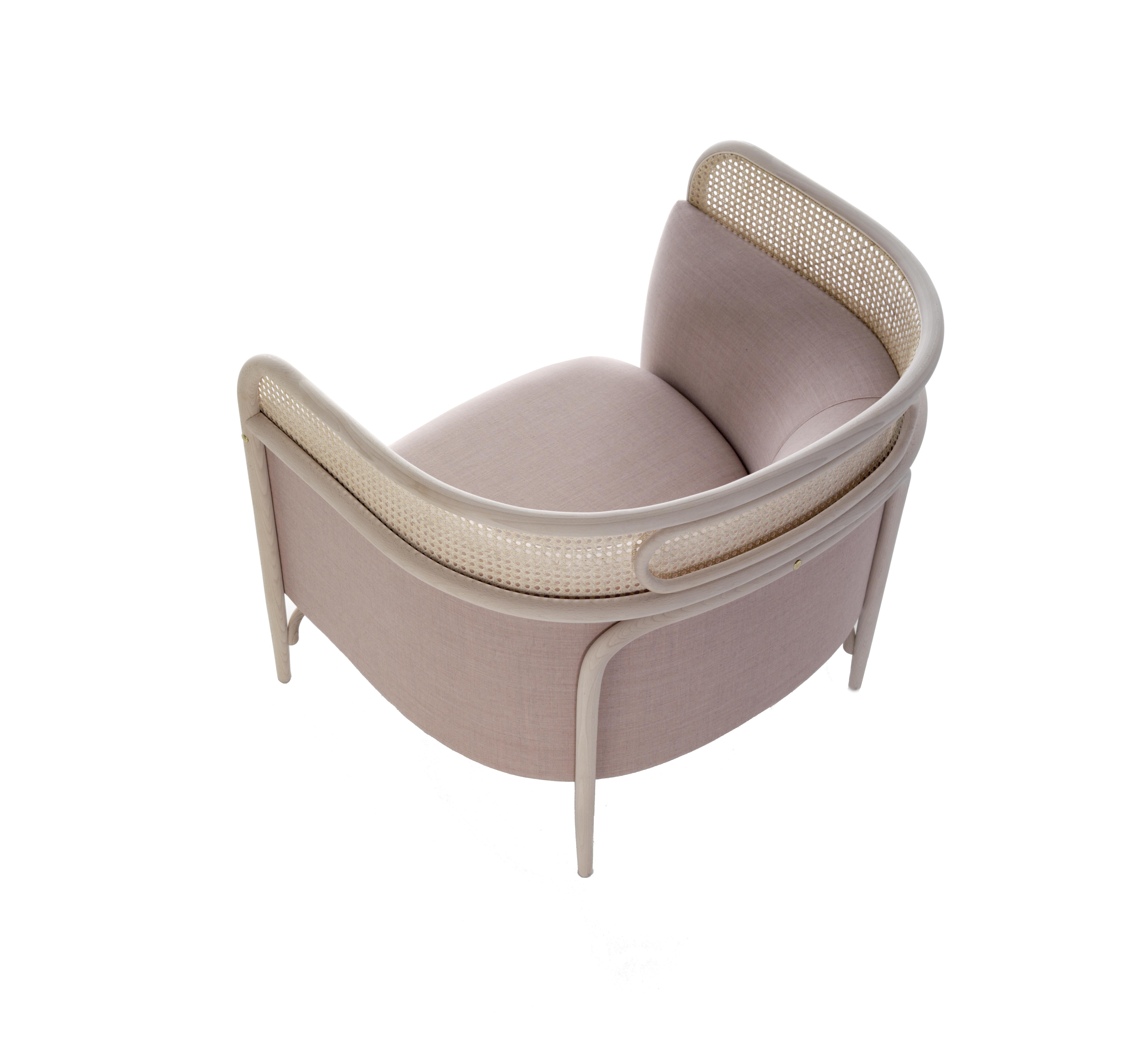 Modern Gebrüder Thonet Vienna GmbH Targa Lounge Chair in Beech Frame with Upholstery For Sale
