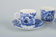 Gefle, "Blå Blomster". 4 coffee cups with saucers. Mid-20th C.