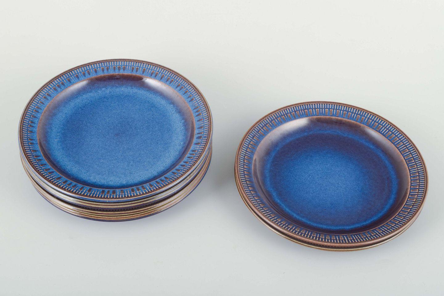 Gefle, Schweden. Satz von 8 kleinen Speisetellern aus der Kosmos-Serie, 1960er/70er Jahre (Glasiert) im Angebot