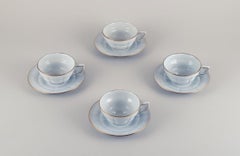 Gefle, Suecia. Juego de cuatro tazas de té Art Déco "Grand" con platillos a juego.