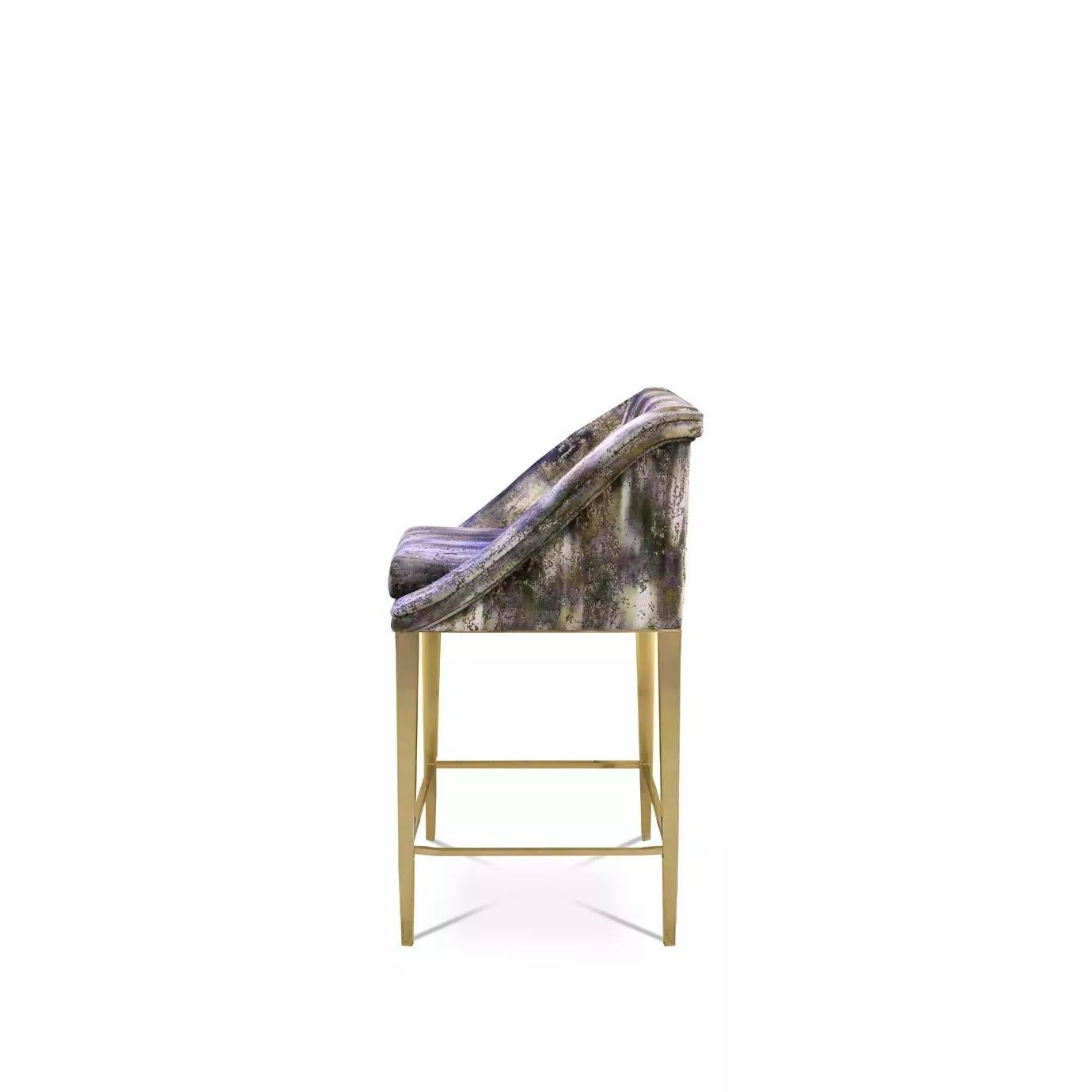 Designed to perform in a matter that indulges the eyes, the Geisha´s curves grace a room with the extravagance and poise of a Kyoto Geisha. Her fully upholstered curved body rests on modern and sleek metal legs.

Materials & Finishes: 
Upholstery: