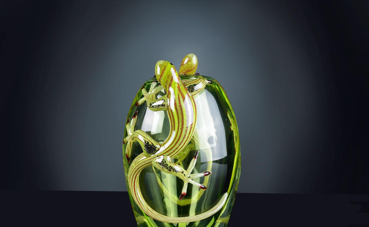 Modern Geko Vase Small, Small Vase in Glass with 2 Gekos, Italy For Sale