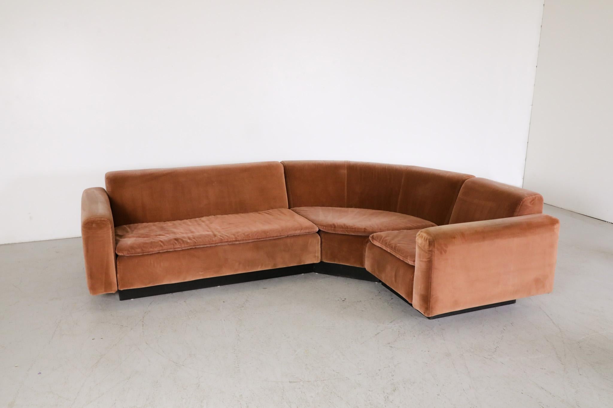 Mid-Century Modern Gelderland Curved Corner Sectional Sofa For Sale