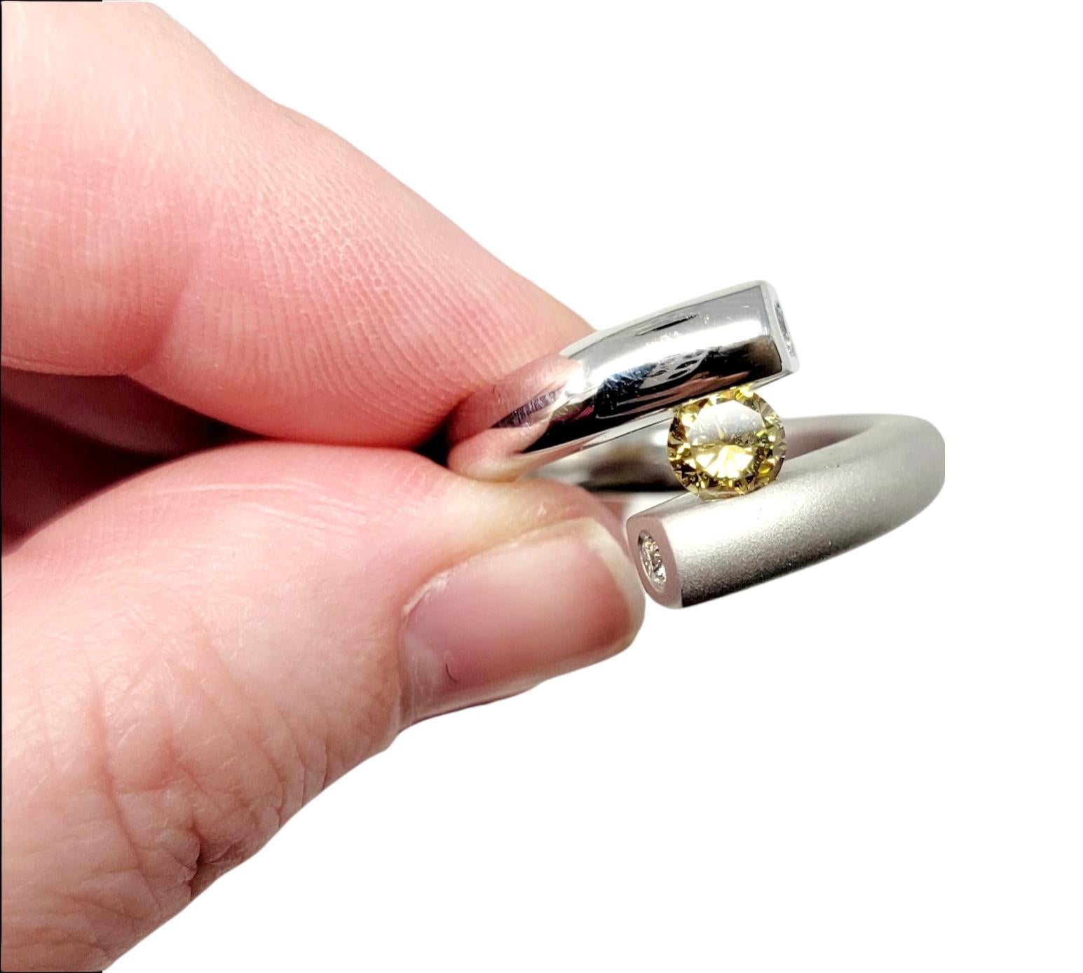 Gelber Abaci Bypass-Ring mit gelben und weißen Diamanten 14 Karat im Angebot 4