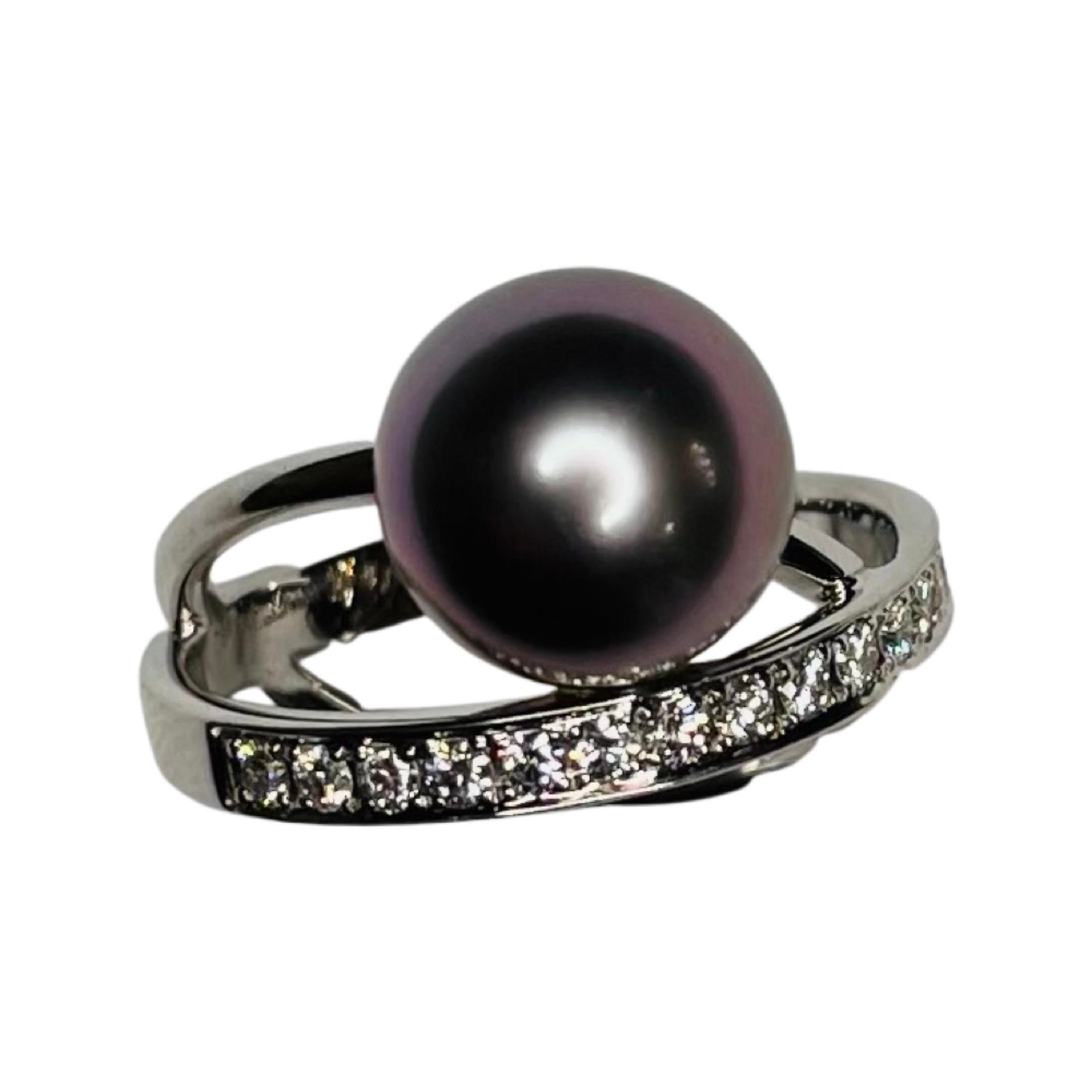 Round Cut Gellner 18K White Gold Tahitian Black Pearl and Diamond Ring For Sale