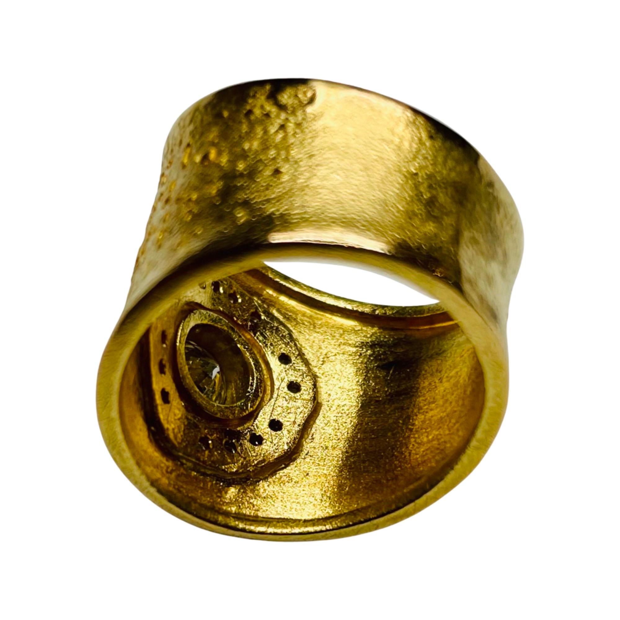 Contemporain Gellner, bague à anneau cigare en diamant jaune 18 carats faite à la main en vente