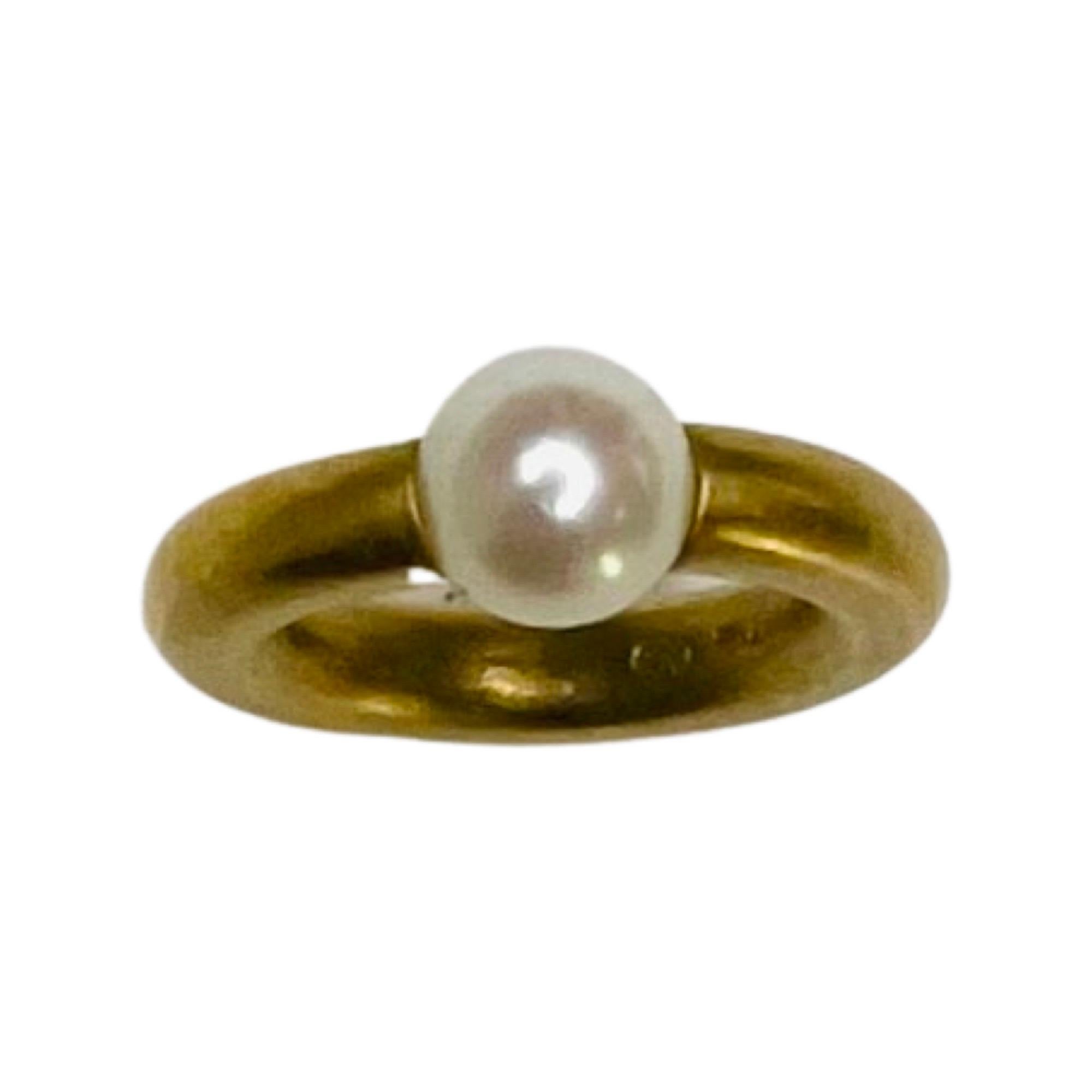 Contemporary Gellner 18K Yellow Gold Baby Ring with an Akoya Pearl For Sale