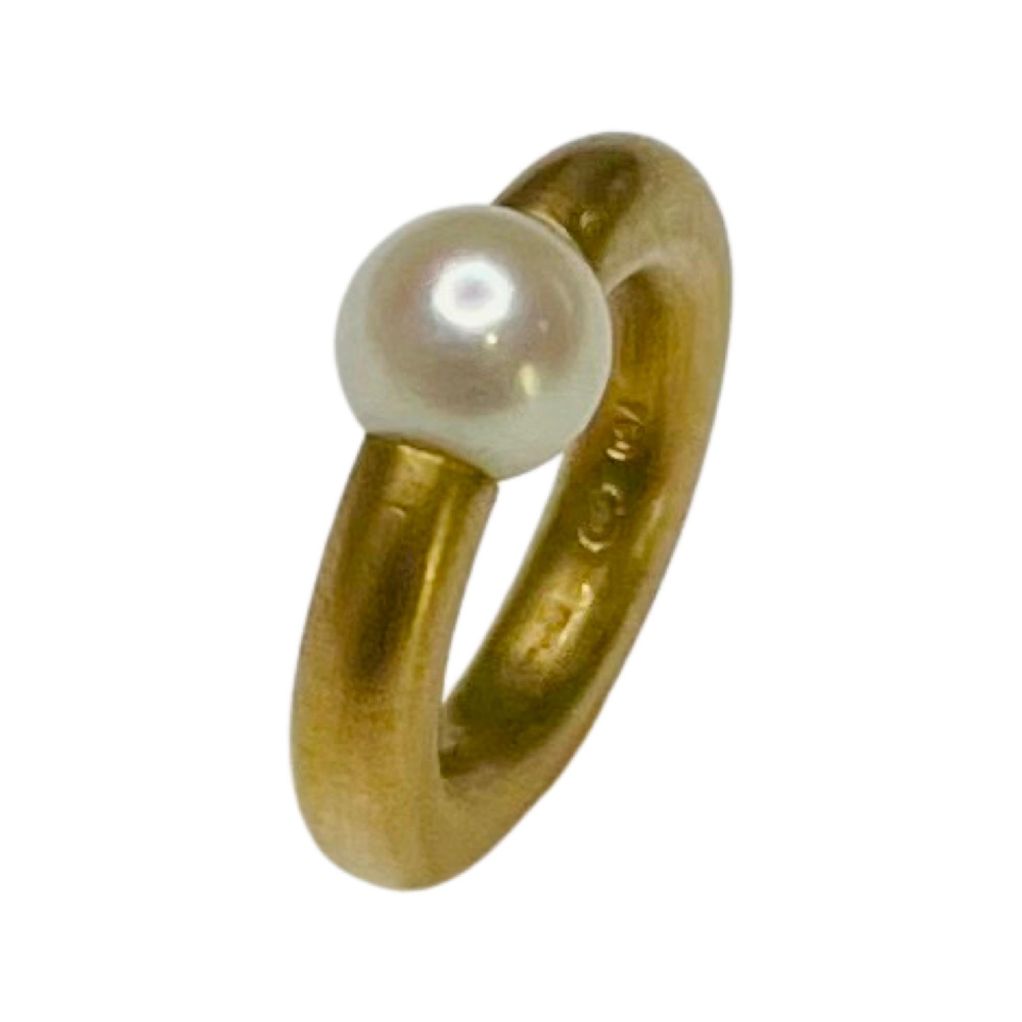 Round Cut Gellner 18K Yellow Gold Baby Ring with an Akoya Pearl For Sale