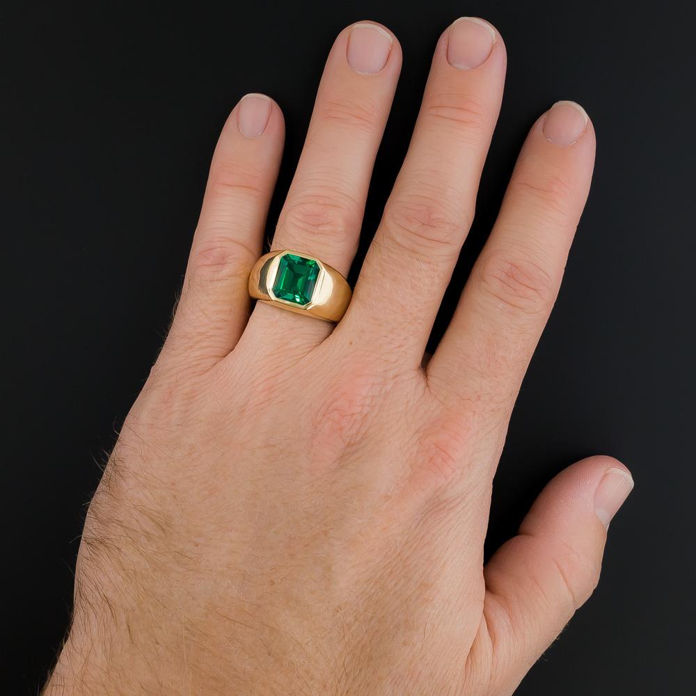 Gem 5.35 Carat Colombian Emerald Ring In Excellent Condition For Sale In San Francisco, CA
