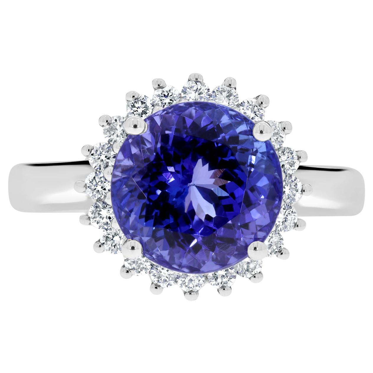 Gem Bleu 5.18ct Tanzanite Ring with 0.36 Tct Diamonds Set in 18kt White Gold For Sale