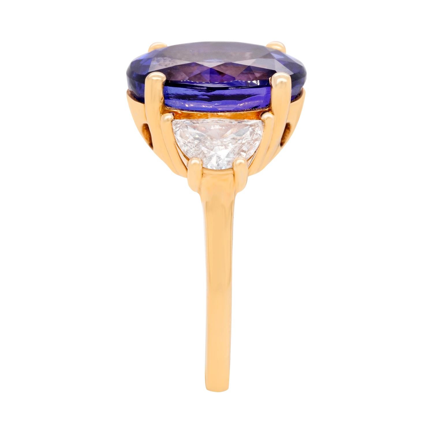 Taglio ovale Gem Bleu 9,52 carati di tanzanite in oro giallo 18 carati in vendita