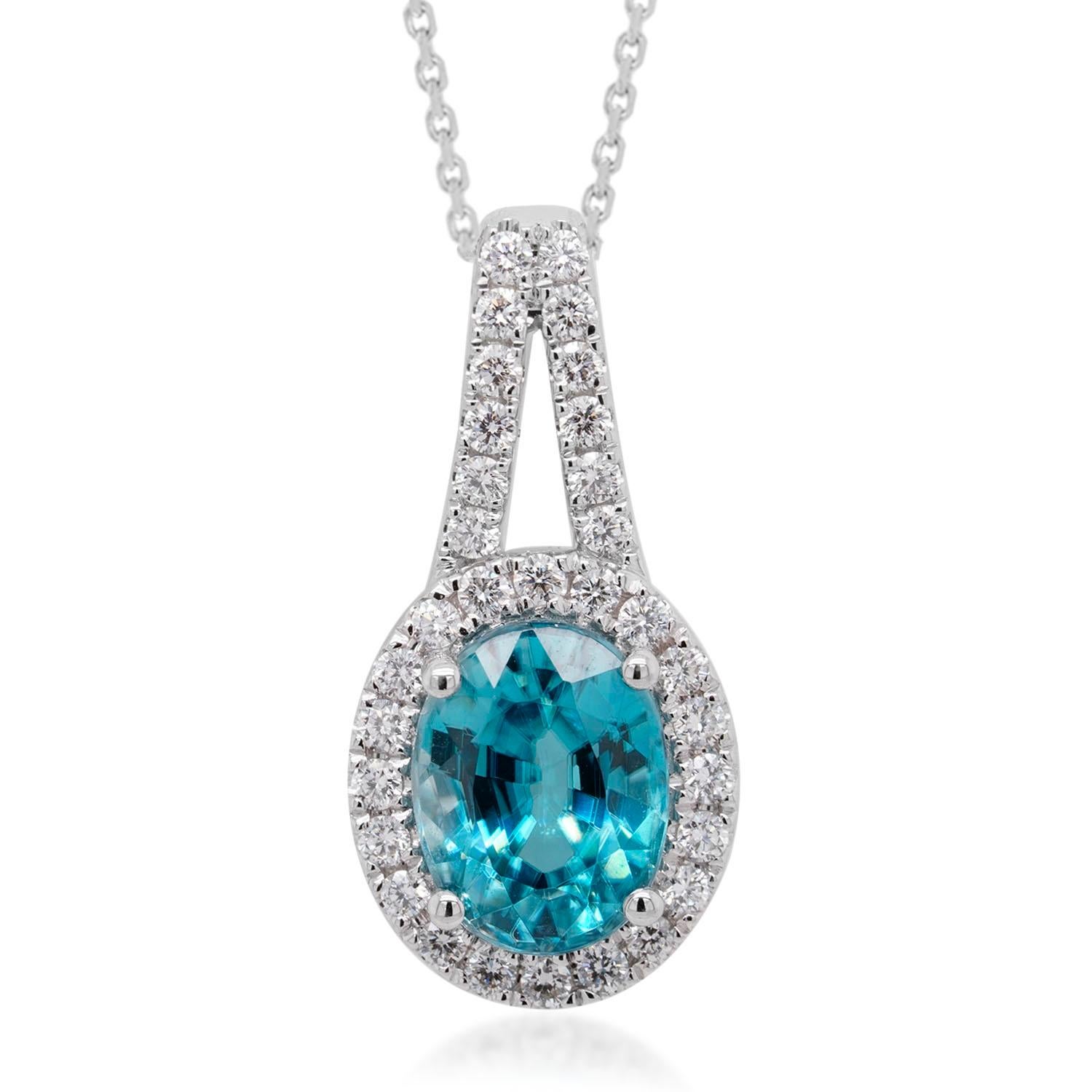 Taglio ovale Ciondolo Gem Bleu con zircone blu da 2,97 carati in vendita