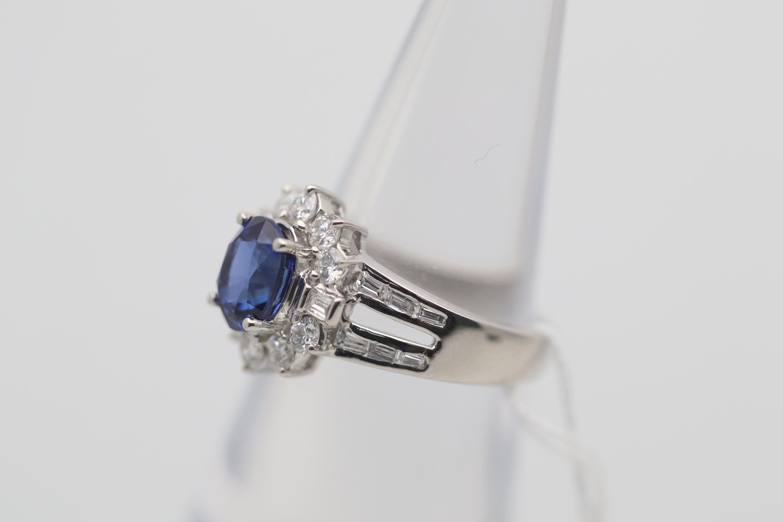Women's Gem Blue Sapphire Diamond Platinum Ring For Sale