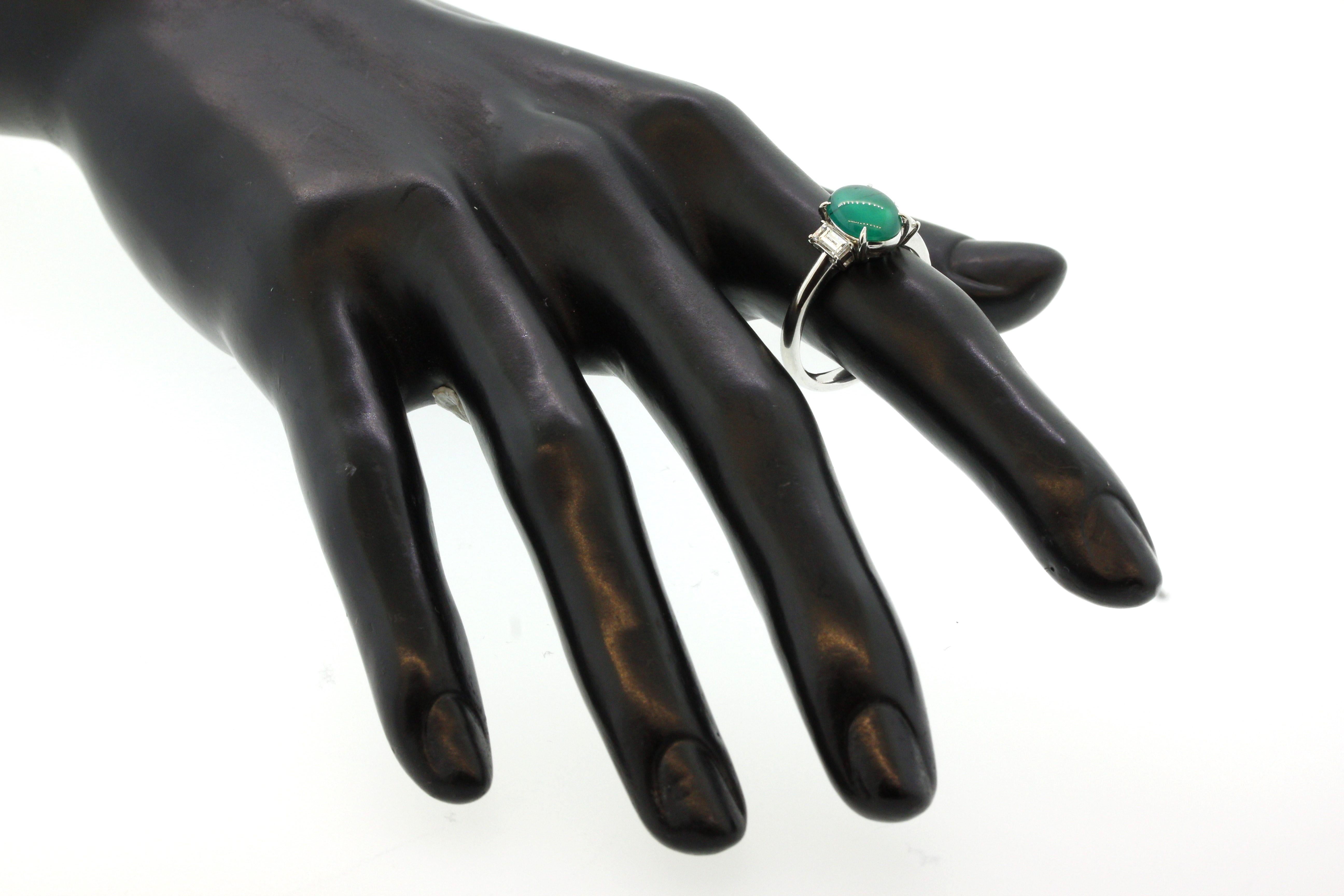 Gem Cats Eye Emerald Diamond Platinum 3-Stone Ring In New Condition For Sale In Beverly Hills, CA