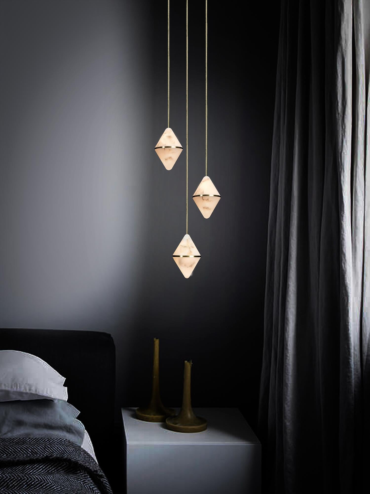 Gem Circular Cluster 3 In New Condition For Sale In London, GB