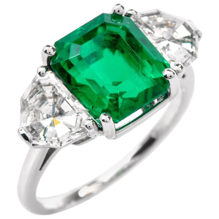 Gem Colombian Emerald Platinum Three-Stone Ring For Sale at 1stDibs