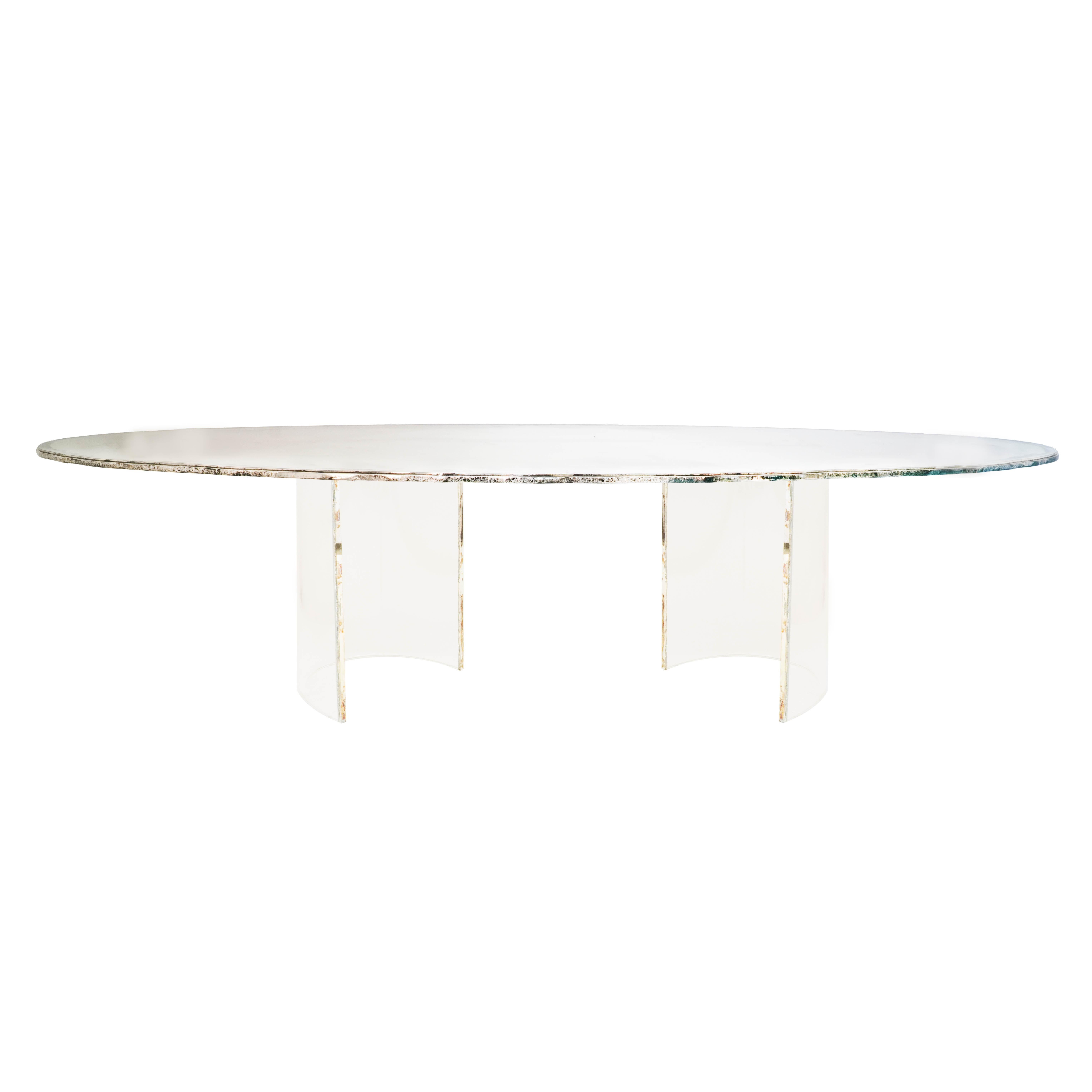 GEM Dining - coffee tables 

Combining contemporary modern style with details inspired by our glass tradition, Sabrina Landini GEM tables reinterpret our legendary links into head-turning design accents

The table, reminiscent of a gem hugged by its