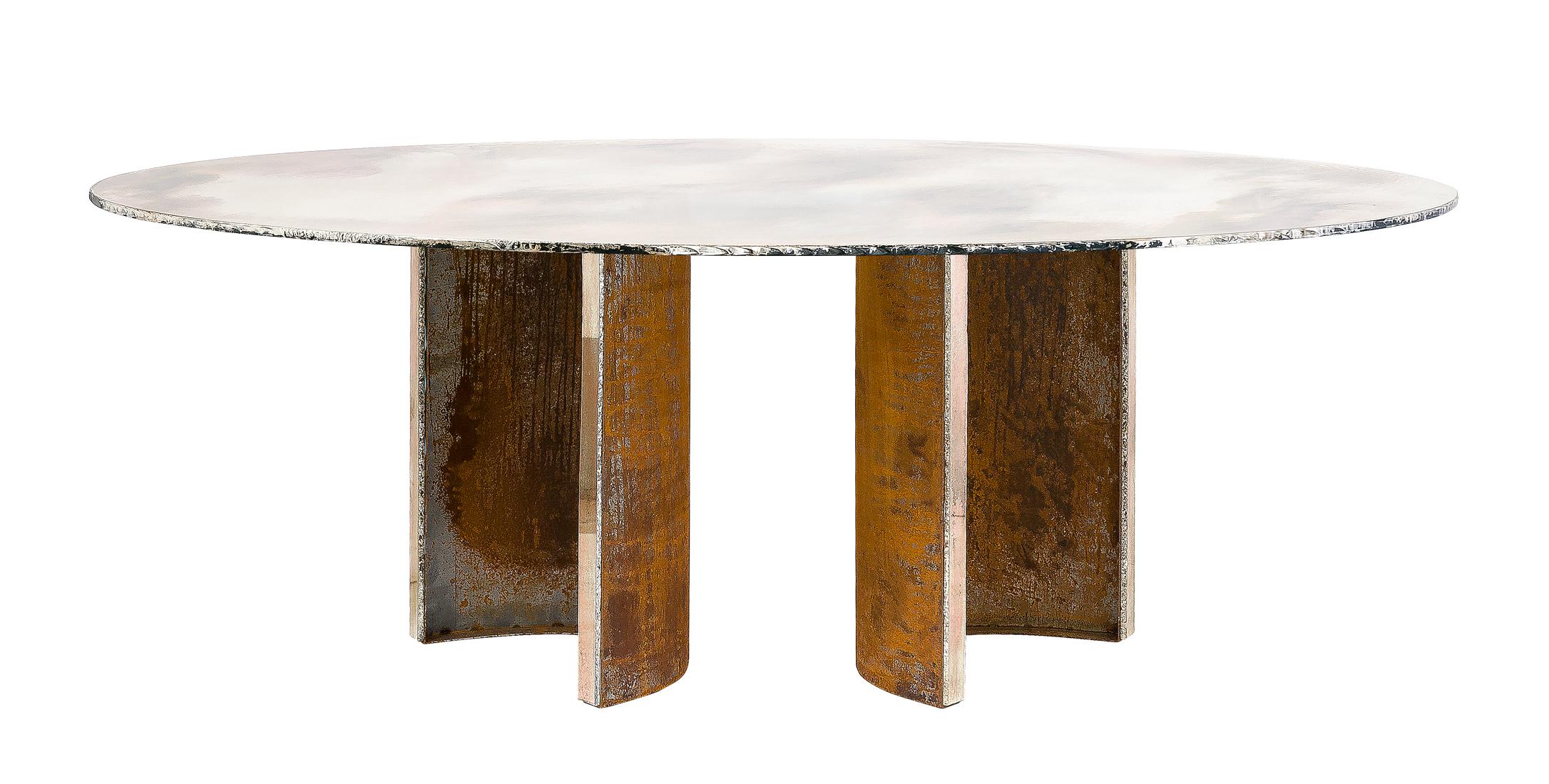 Gem, Table de salle à manger contemporaine 280 Plateau en verre argenté, paire de pieds en plexiglas 