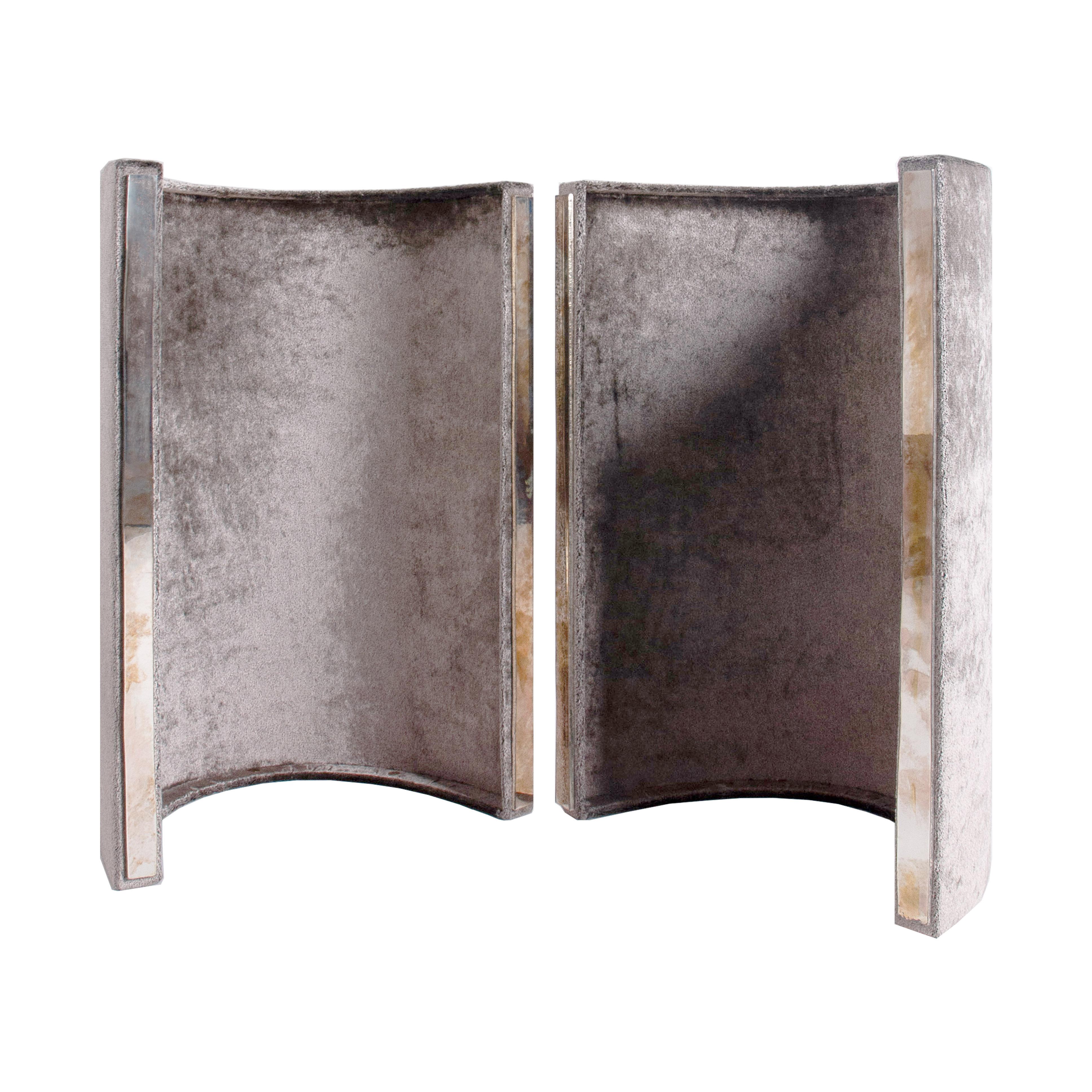 Table de salle à manger contemporaine pierre précieuse 200, plateau en verre argenté, paire de pieds en velours « Gem » en vente 1