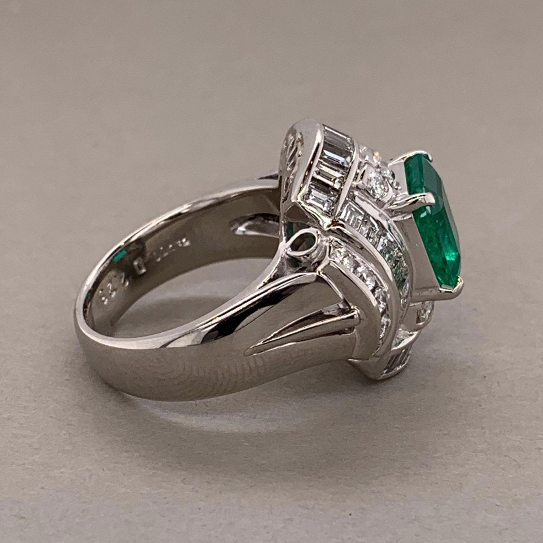 Women's or Men's Gem Emerald Diamond Platinum Ring For Sale
