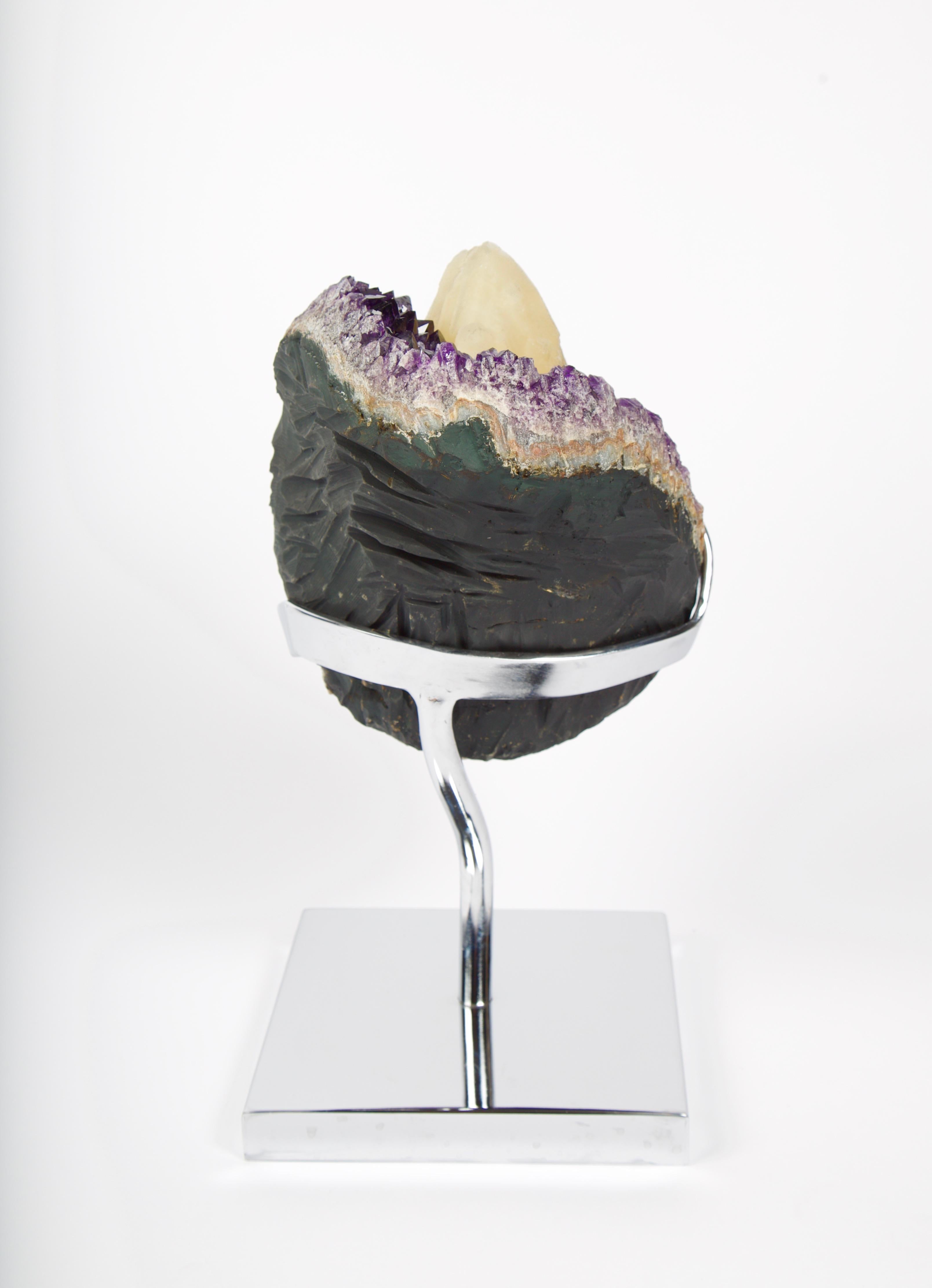 Améthyste Sculpture en géode d'améthyste de qualité gemme, Uruguay en vente