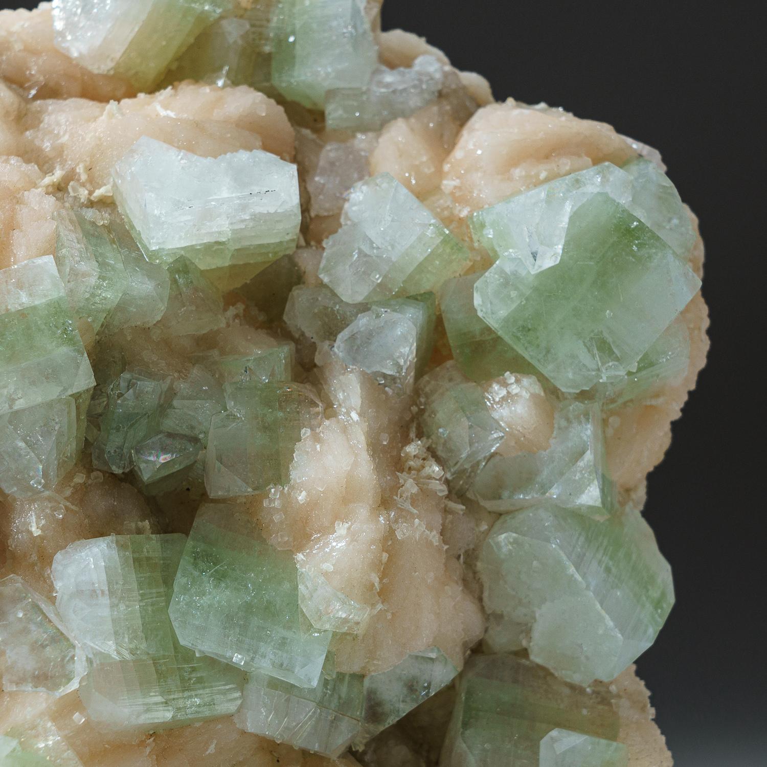 Gem Green Apophyllite Mineral with Stilbite from India (16 lbs.) In Excellent Condition For Sale In New York, NY