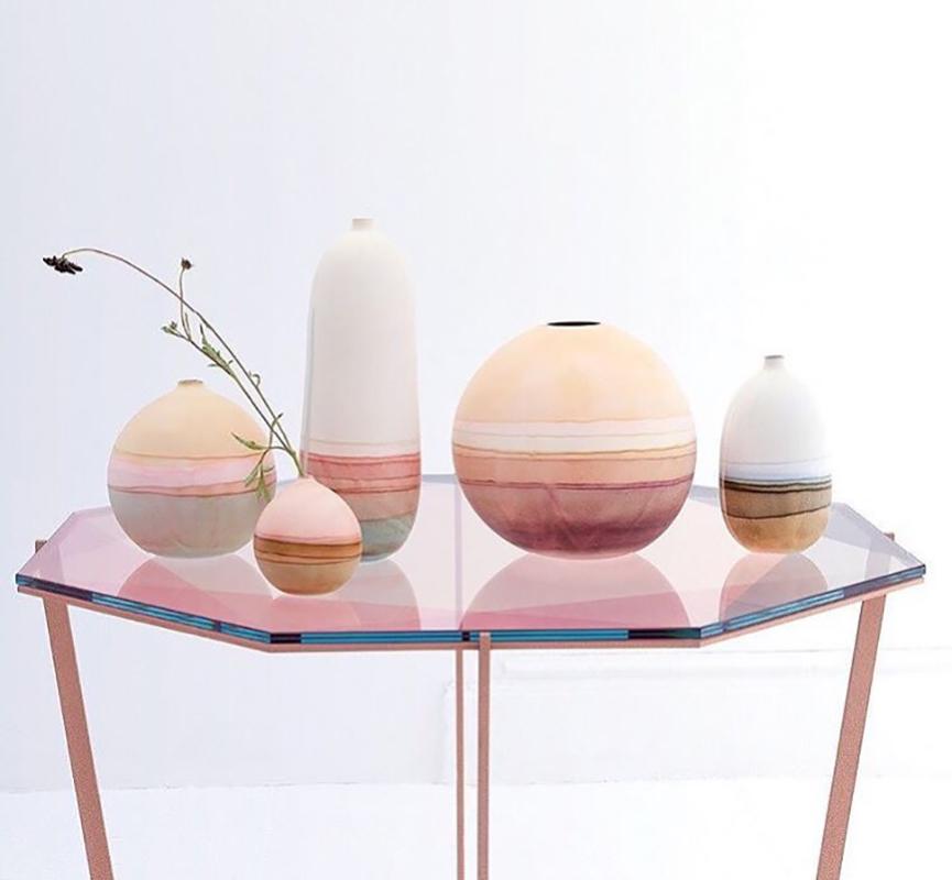 Américain Table de salle à manger octogonale/table d'entrée Gem - verre soufflé avec base en acier par Debra Folz en vente