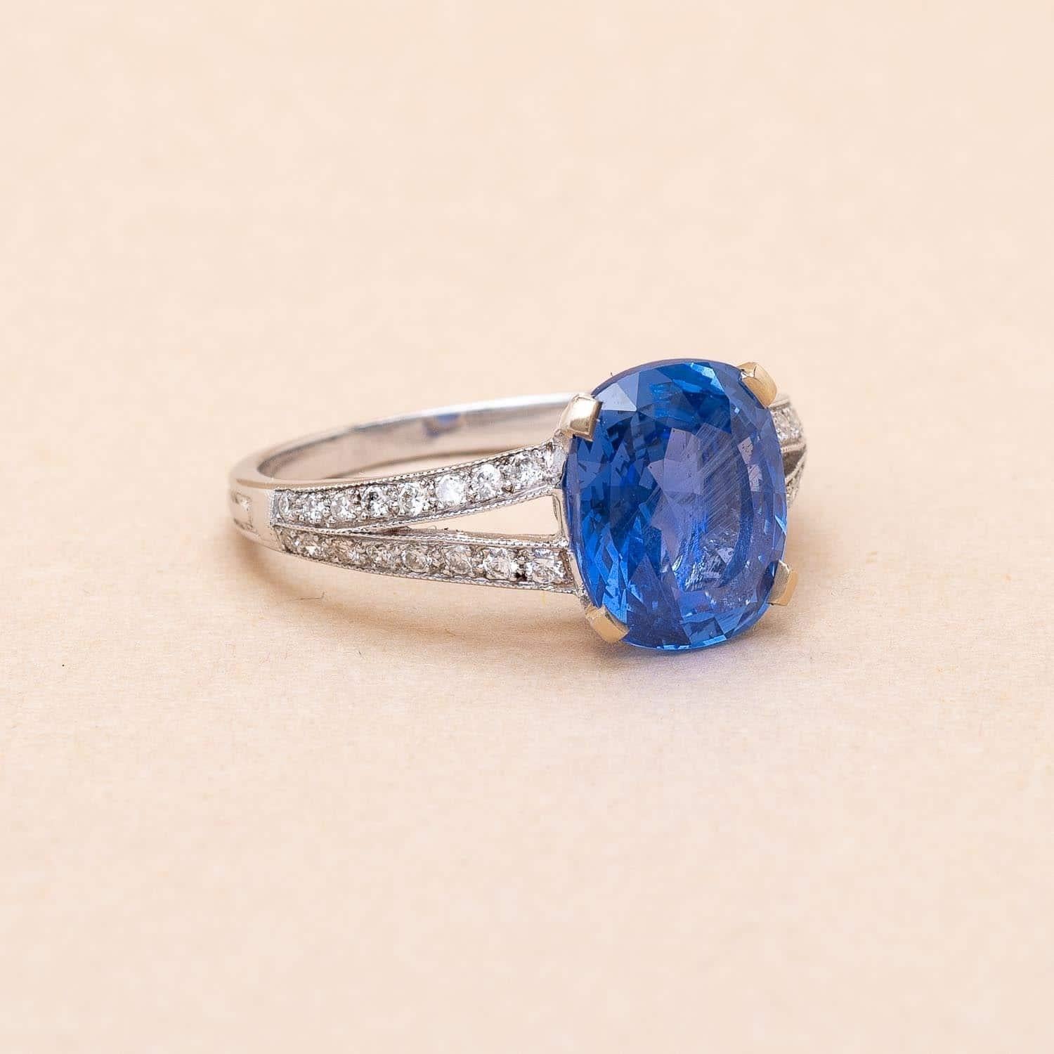 Gem Paris Certified 3,66 Karat unerhitzter Saphir Ring (Ovalschliff) im Angebot