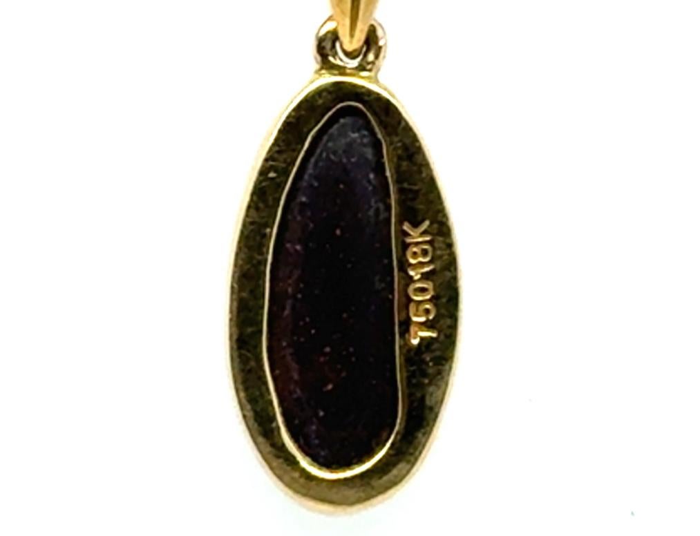 Collier pendentif en or jaune 18K Cabochon ovale d'opale noire de qualité gemme Pour femmes en vente