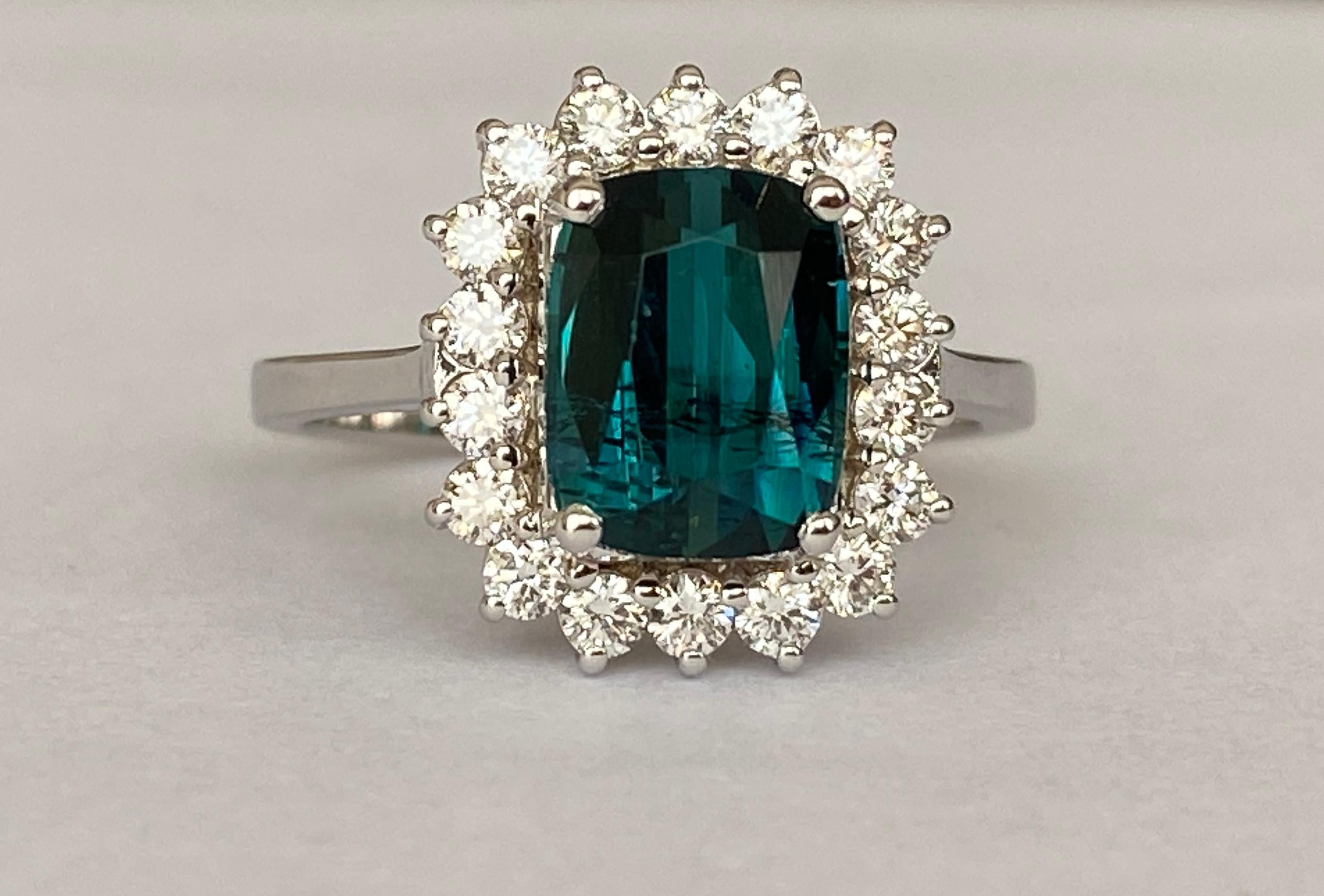 Taille coussin Bague cocktail en diamants et tourmaline de lagon certifiée GEM d'Anvers de 2,00 carats en vente
