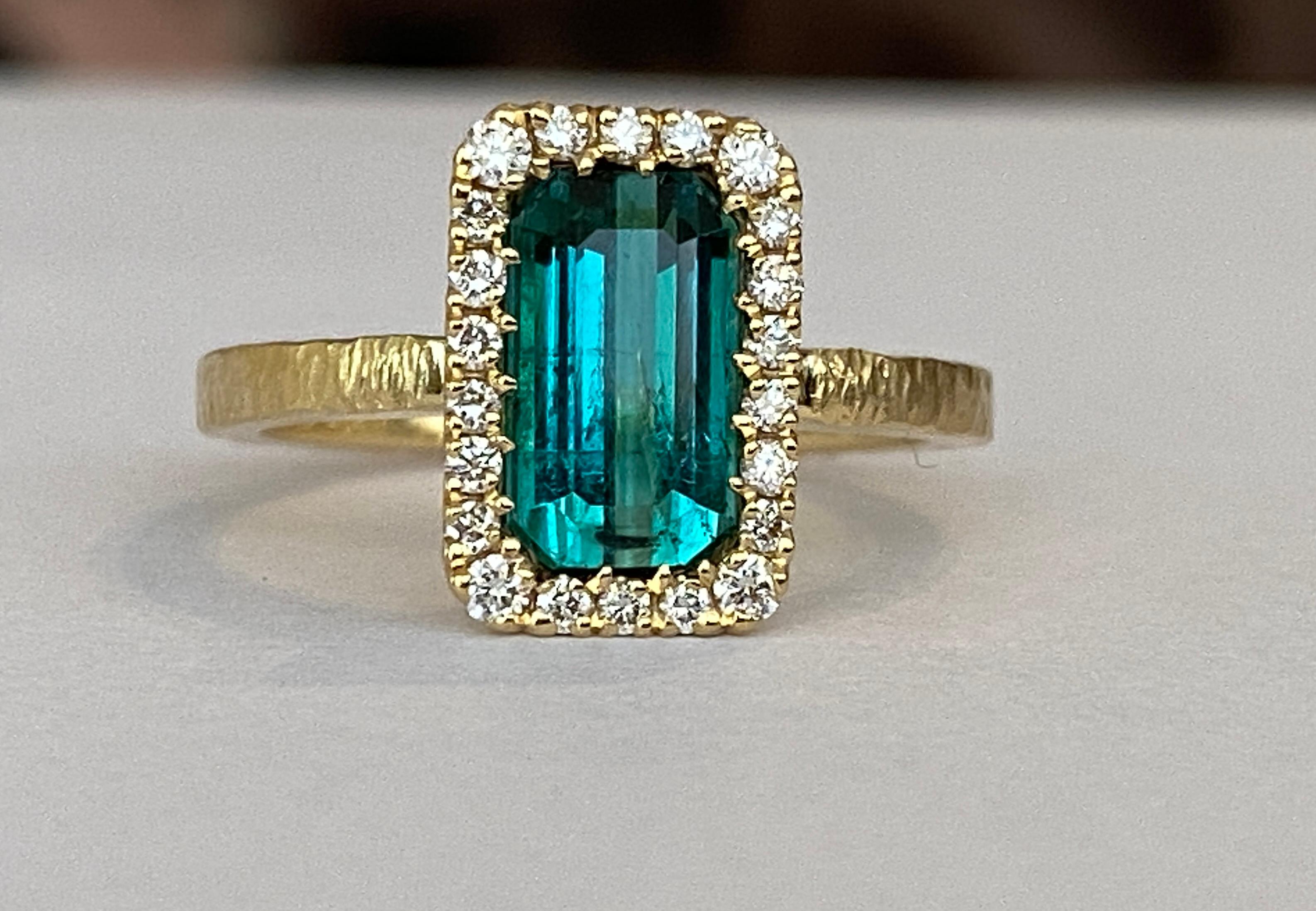 Contemporaneo GEM Report Antwerp Certified 2.35 Carat Lagoon Tourmaline Diamond Cocktail ring in vendita