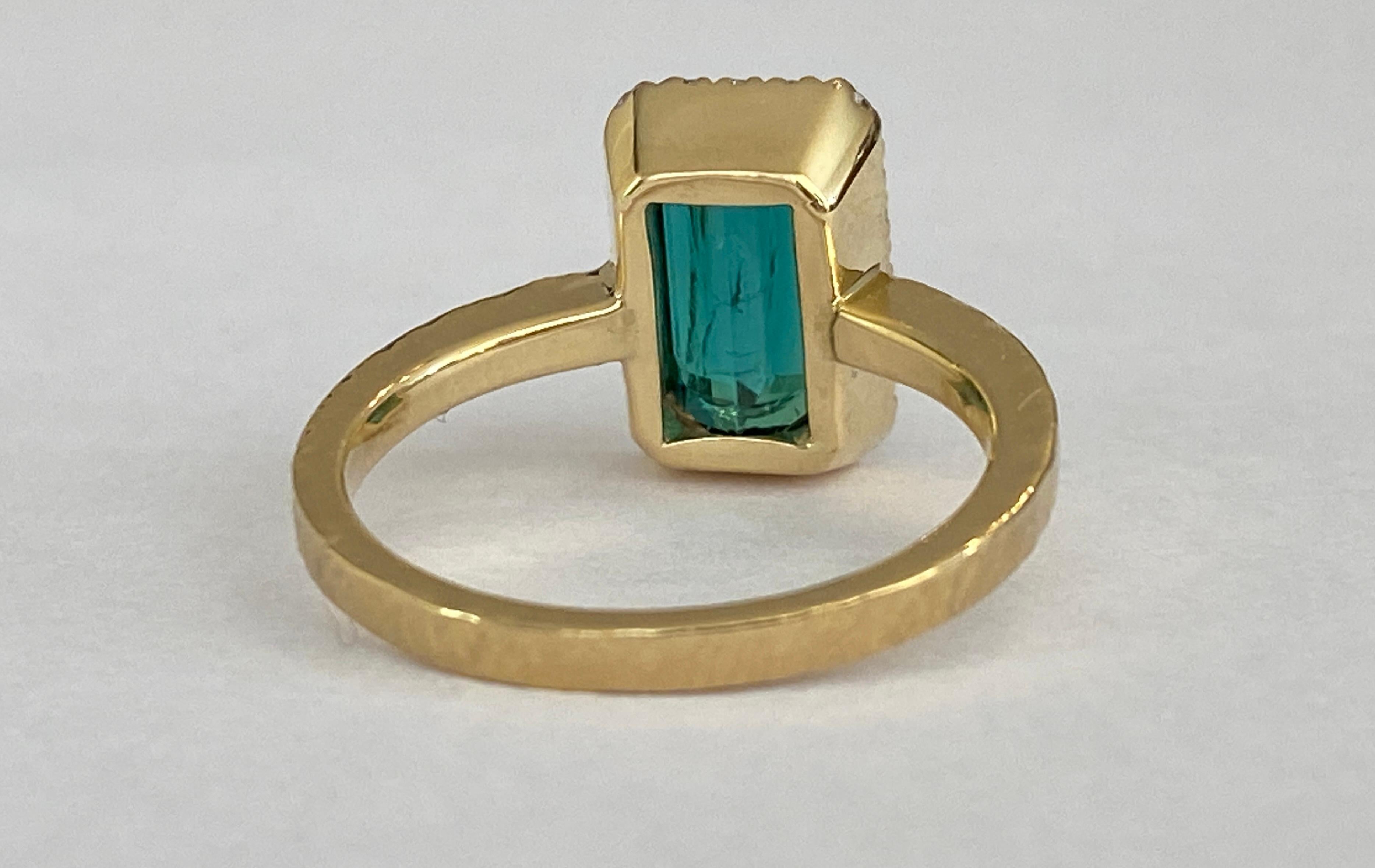 Donna GEM Report Antwerp Certified 2.35 Carat Lagoon Tourmaline Diamond Cocktail ring in vendita