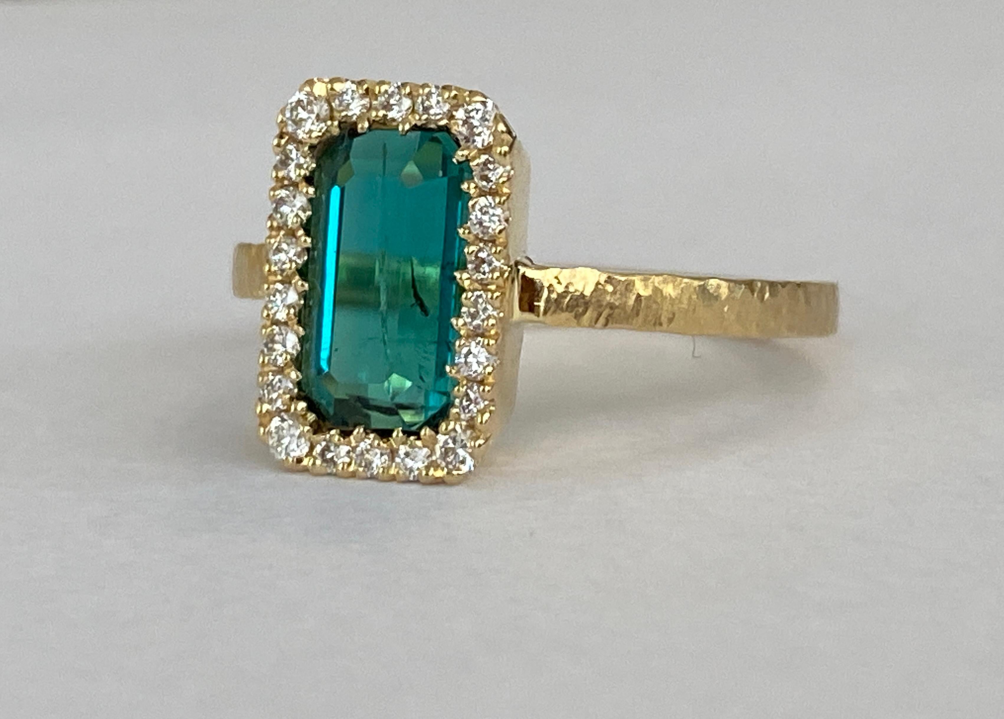GEM Report Antwerp Certified 2.35 Carat Lagoon Tourmaline Diamond Cocktail ring in vendita 1