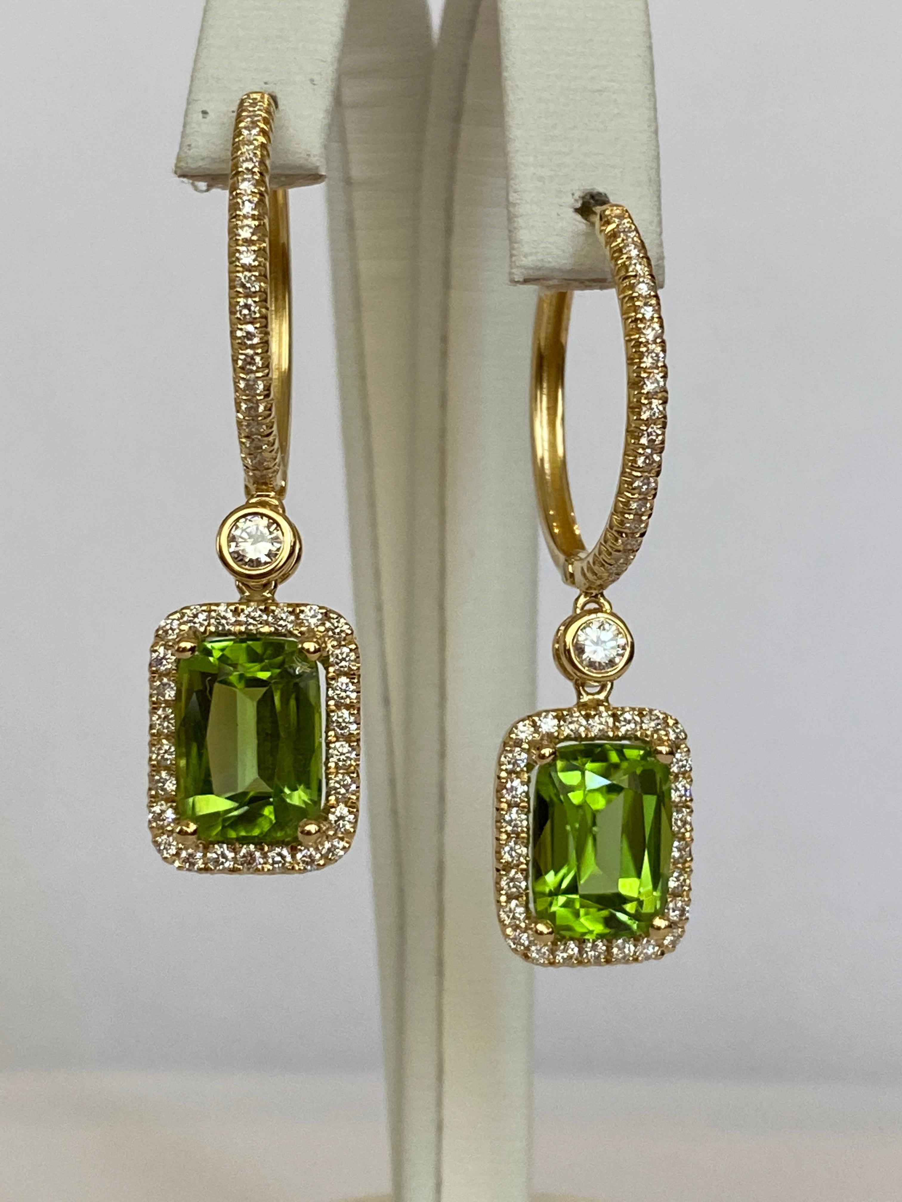 Donna Peridoto verde lime certificato e  Orecchini con diamanti in oro giallo 18 kt in vendita