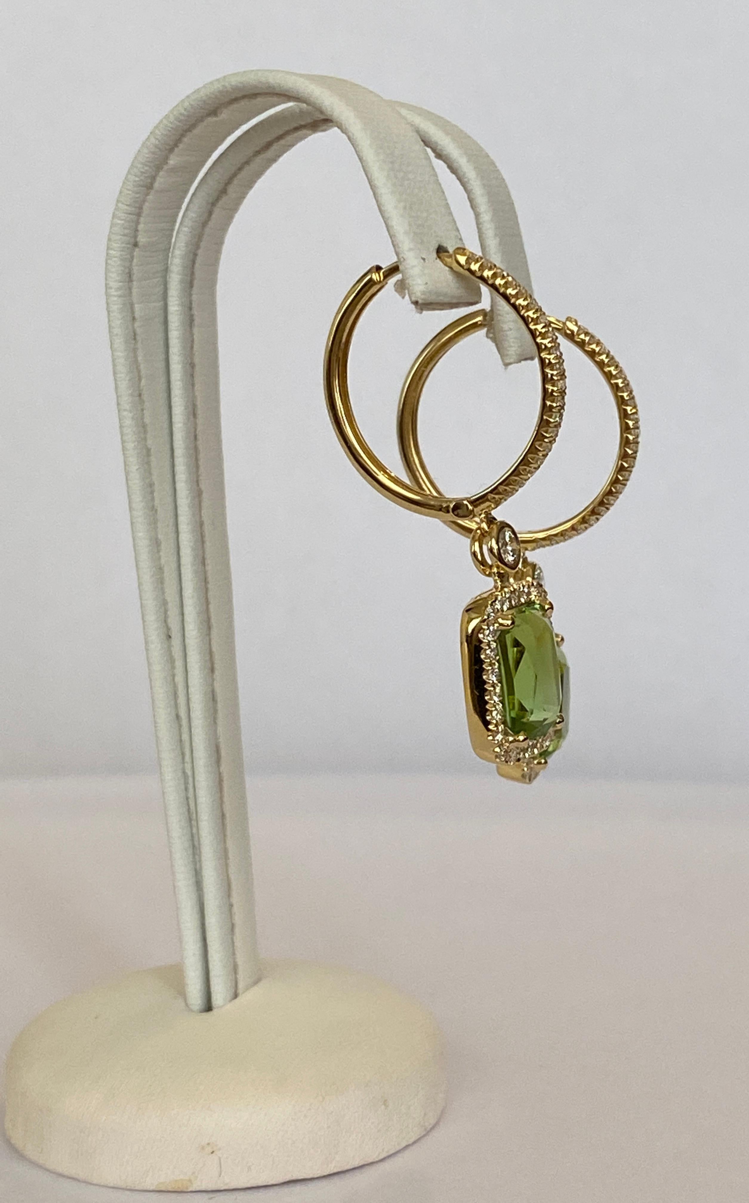 Peridoto verde lime certificato e  Orecchini con diamanti in oro giallo 18 kt in vendita 2