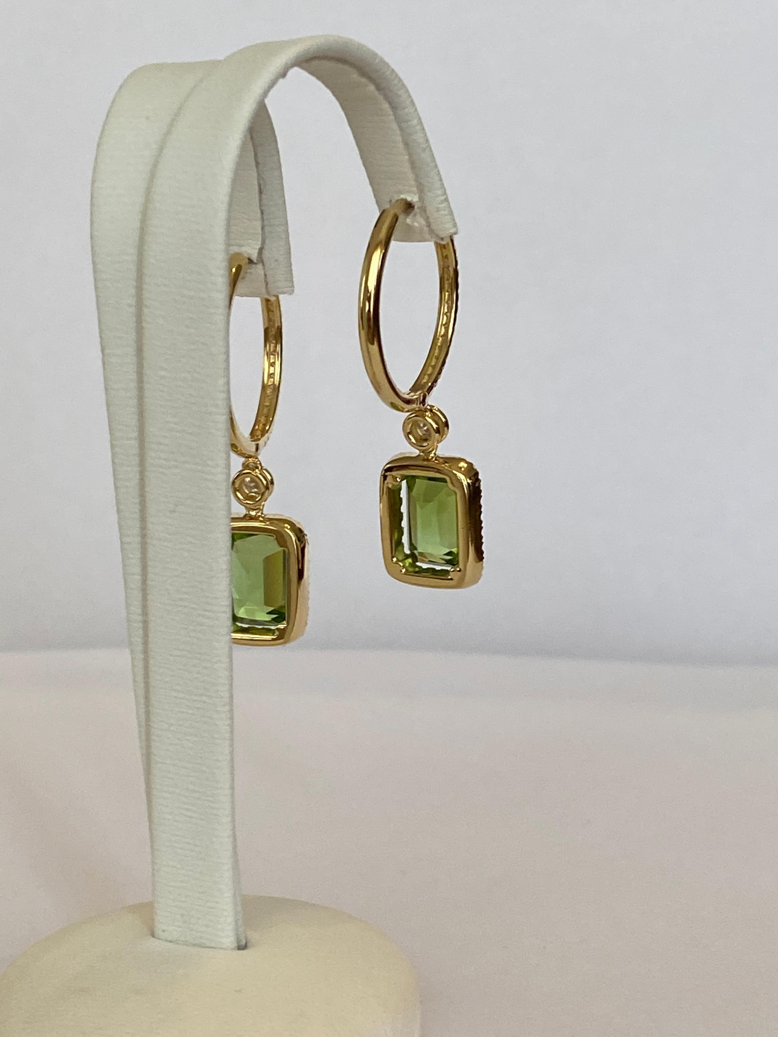 Peridoto verde lime certificato e  Orecchini con diamanti in oro giallo 18 kt in vendita 3