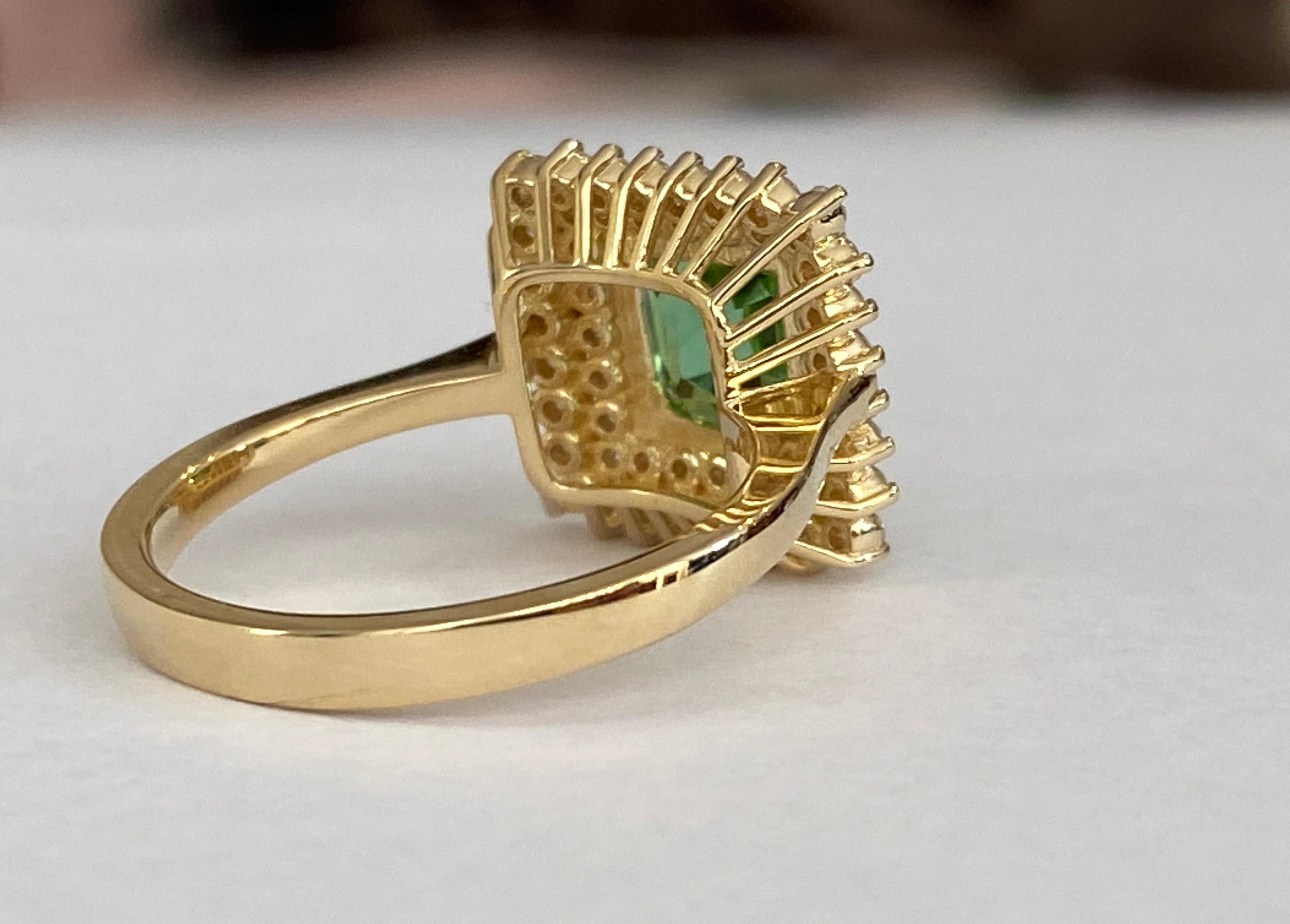 Cocktail certifié Verdelite tourmaline diamant  Bague en or jaune 18 carats en vente 1