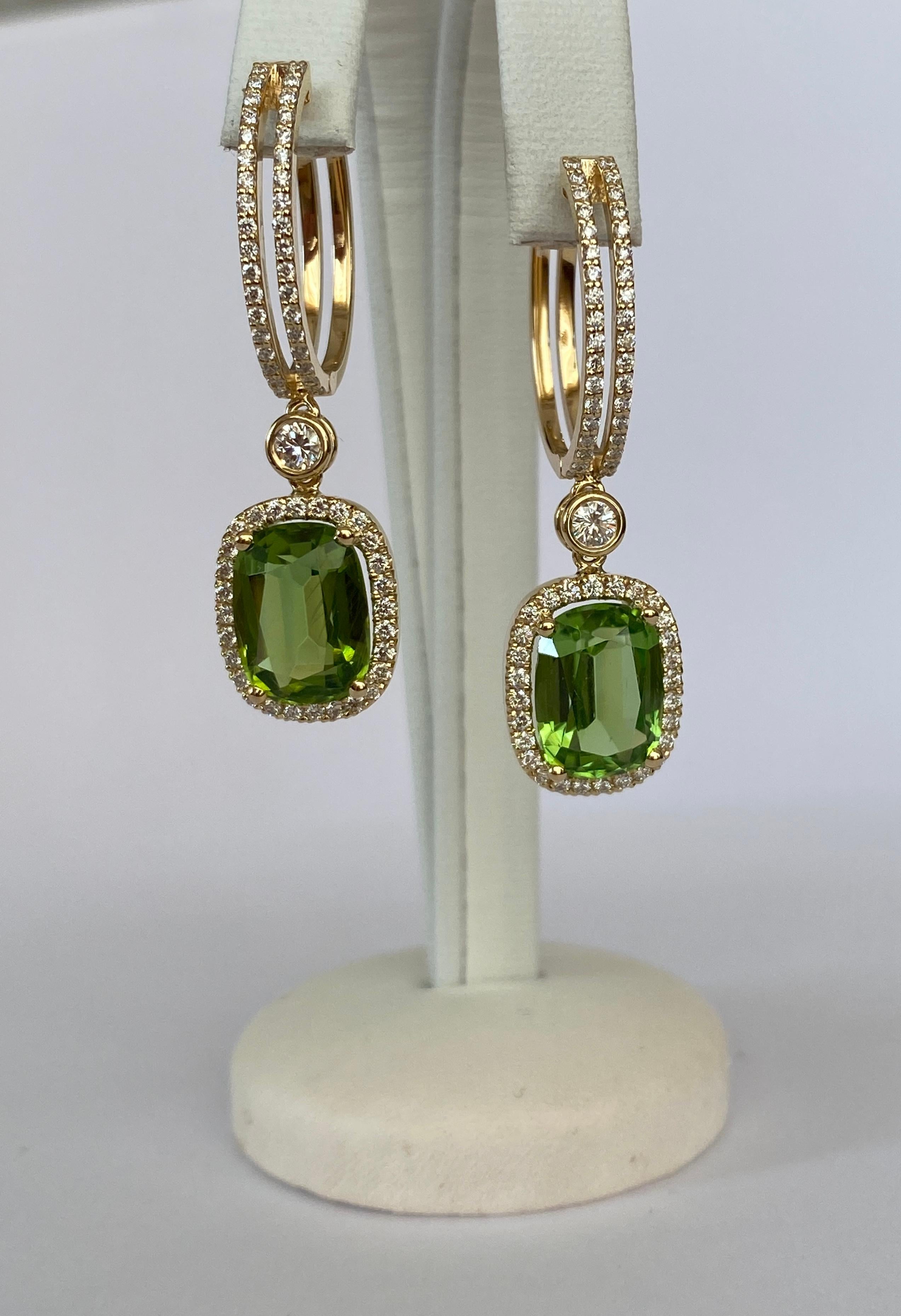 Orecchini con peridoto e diamanti certificati da 8,15 carati in oro giallo 18 kt in vendita 6