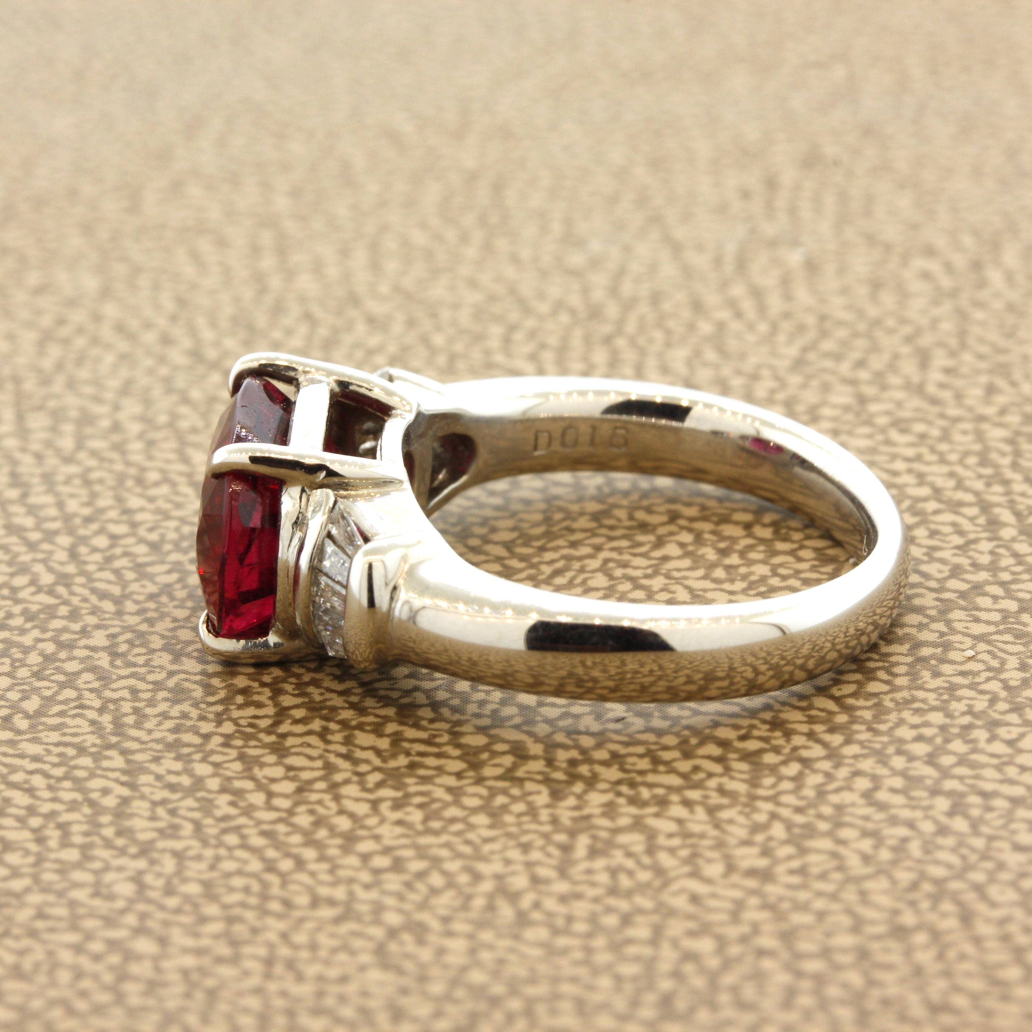 Anello in platino con diamante e tormalina di rubelite In condizioni Nuovo in vendita a Beverly Hills, CA