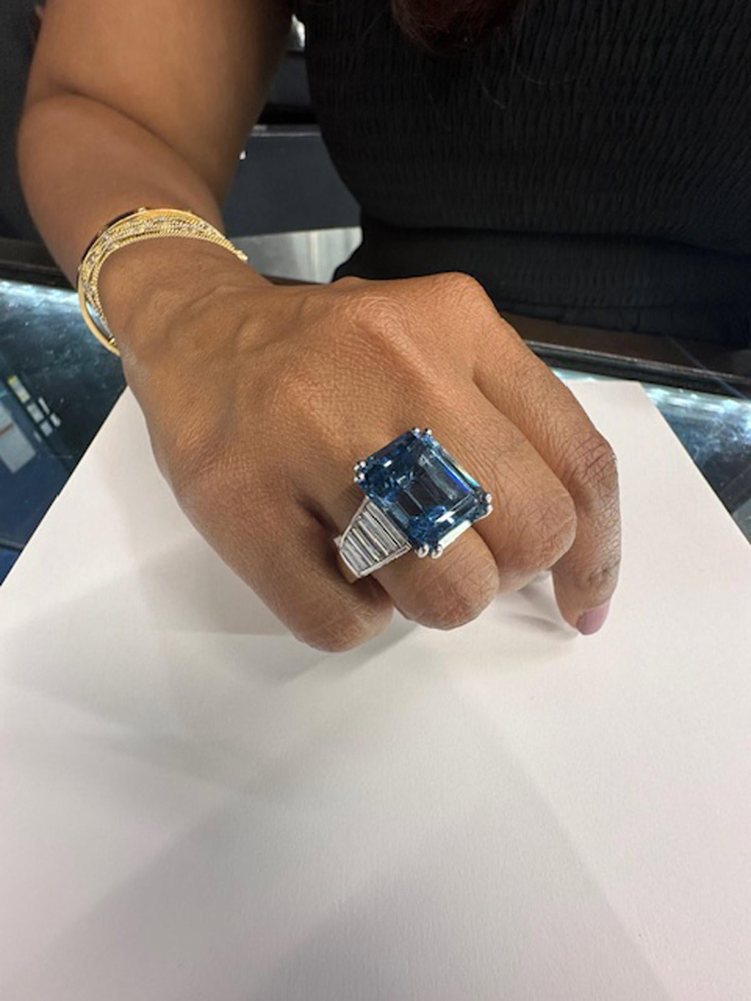 Gem Santa Maria Color Aquamarine and Diamond Ring For Sale 4