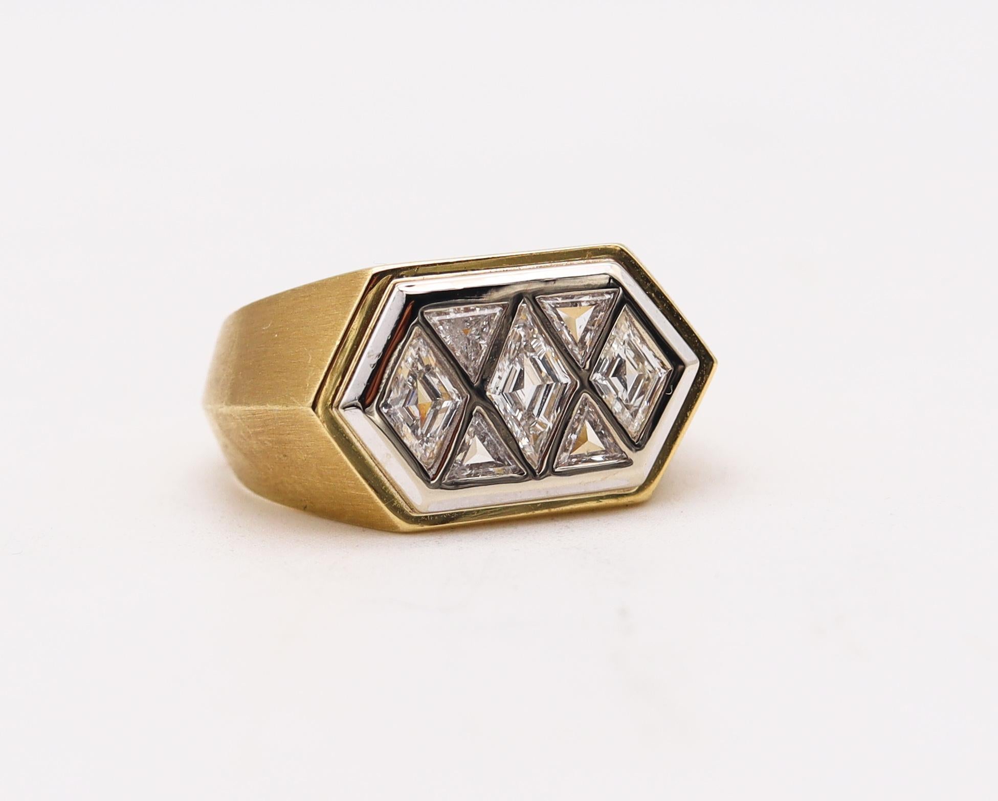 Modernist Gem set Geometric Signet Ring In 18Kt Gold And Platinum With 2.82 Ctw Diamonds
